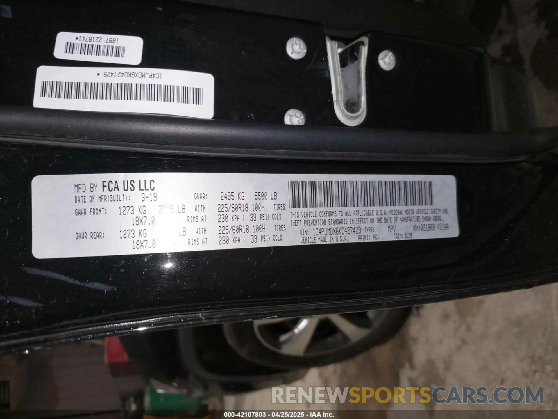9 Photograph of a damaged car 1C4PJMDX6KD427429 JEEP CHEROKEE 2019
