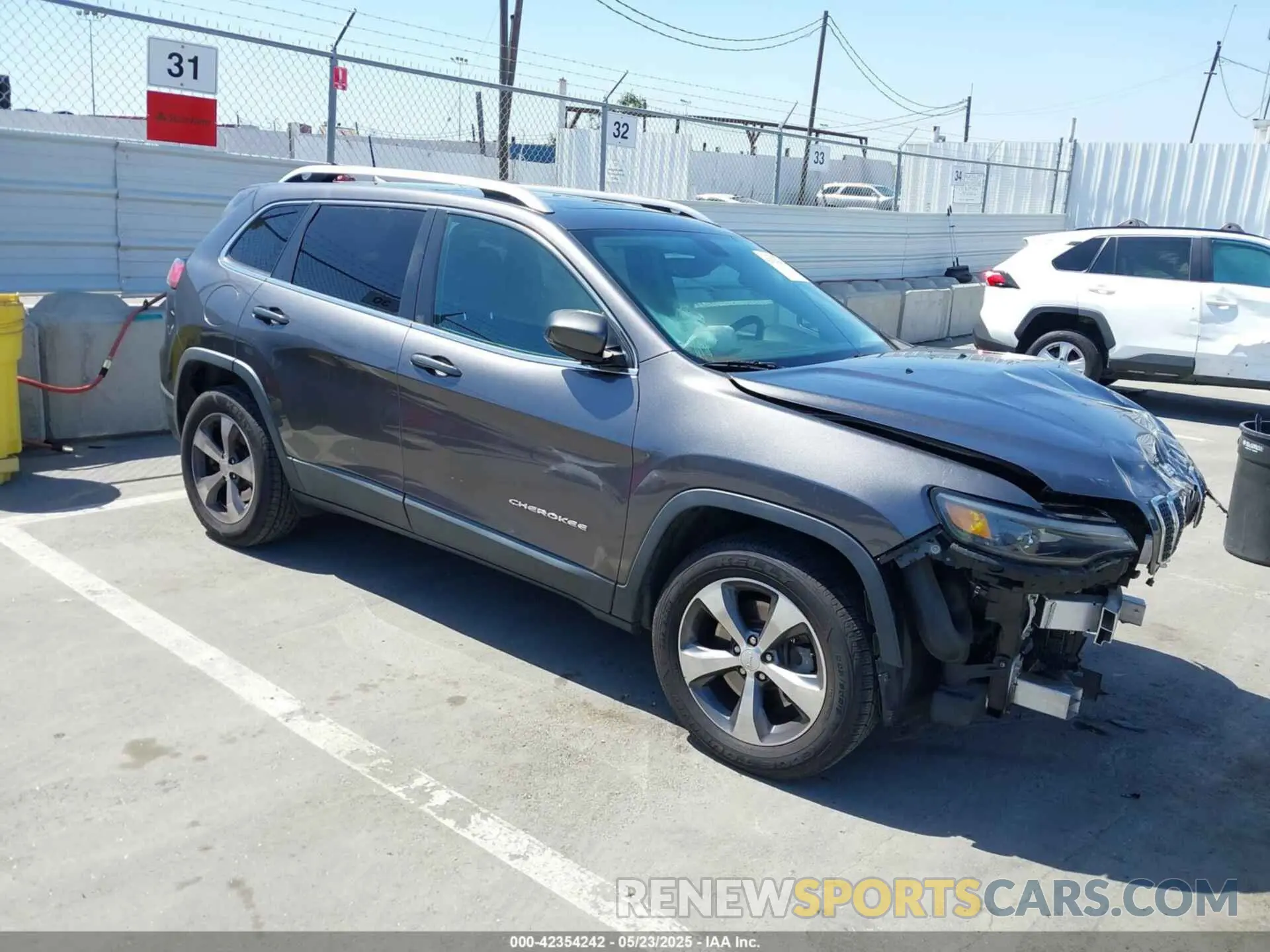 1 Photograph of a damaged car 1C4PJMDX7KD167722 JEEP CHEROKEE 2019