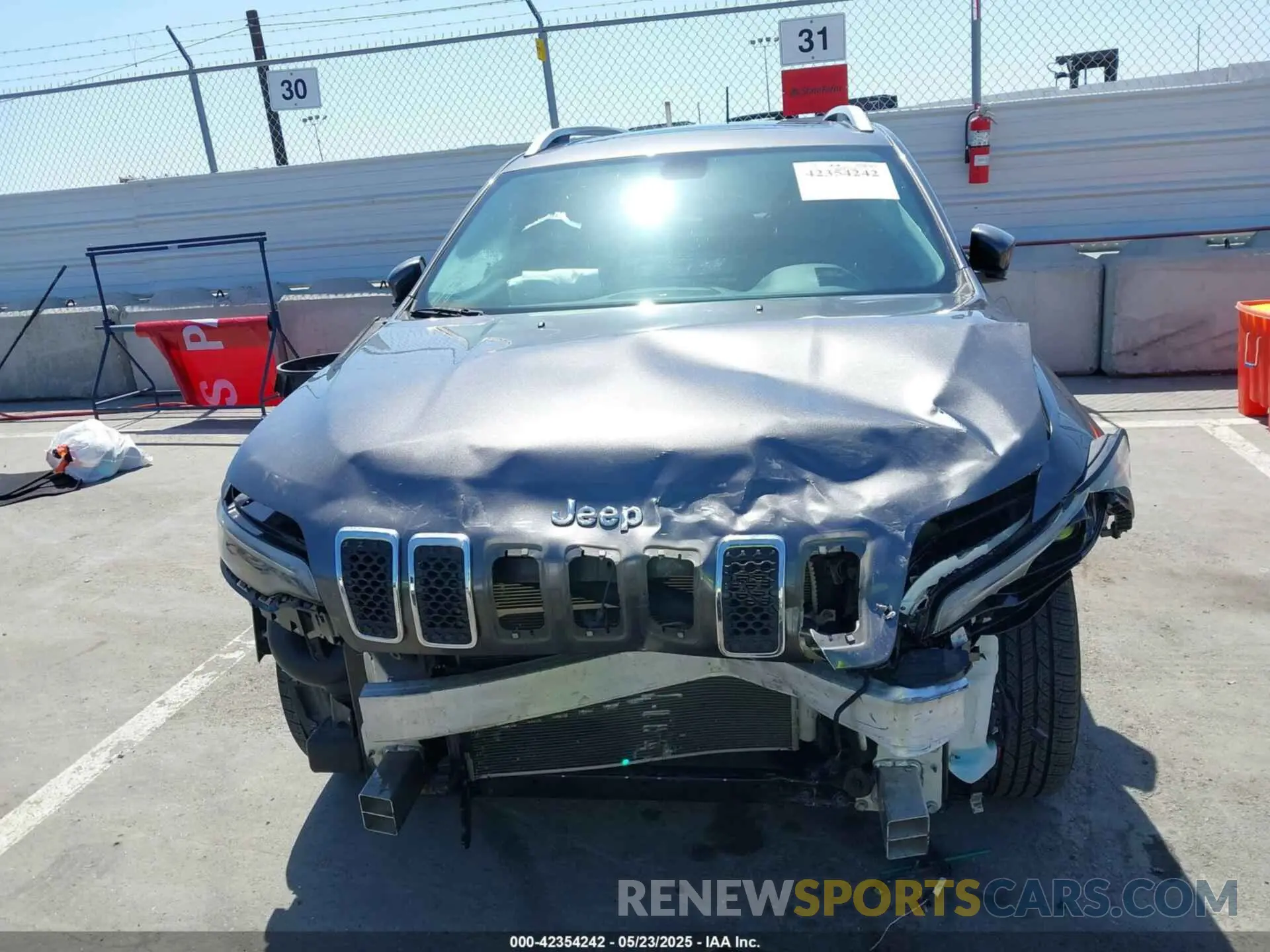 13 Photograph of a damaged car 1C4PJMDX7KD167722 JEEP CHEROKEE 2019