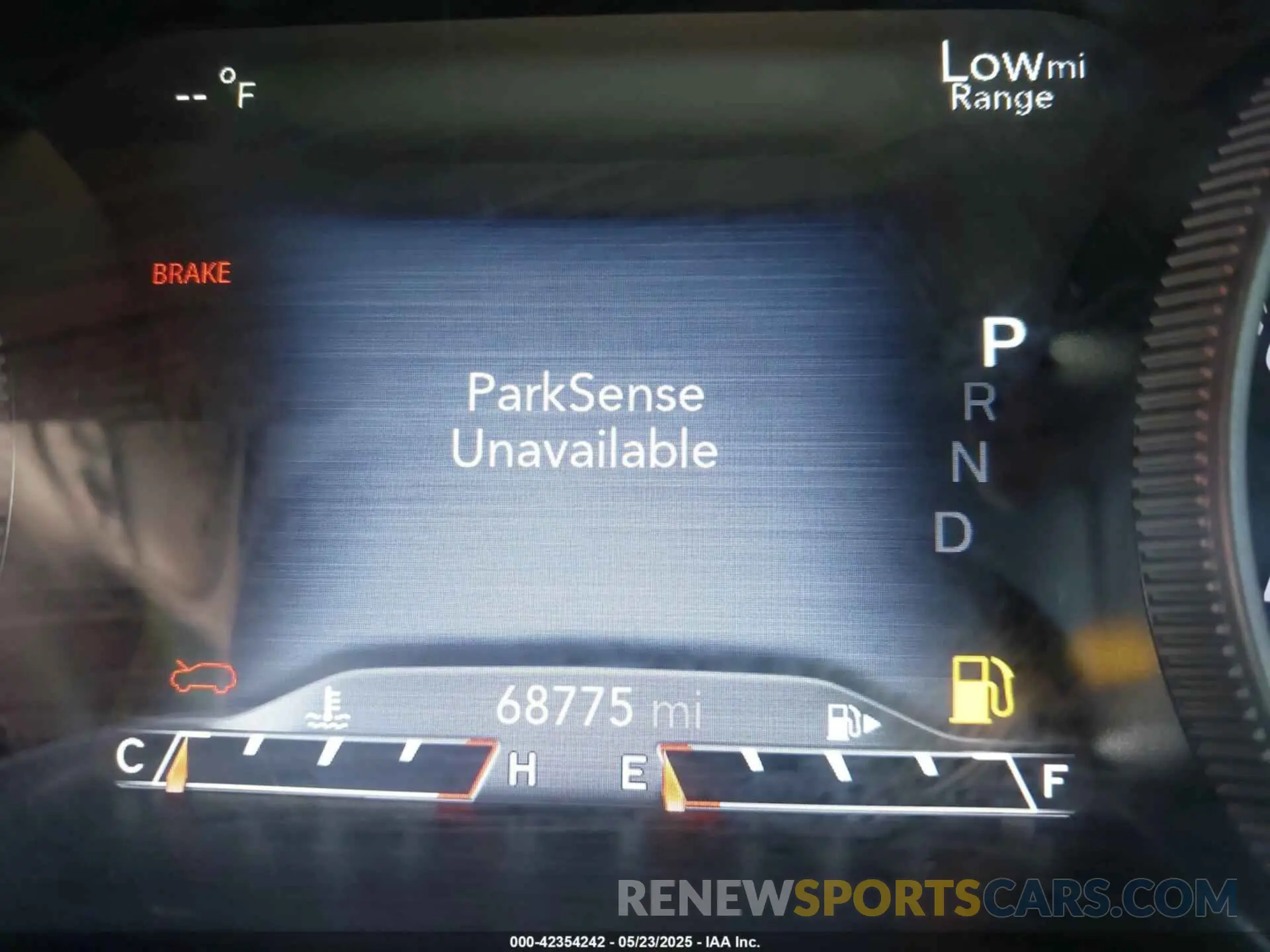 16 Photograph of a damaged car 1C4PJMDX7KD167722 JEEP CHEROKEE 2019