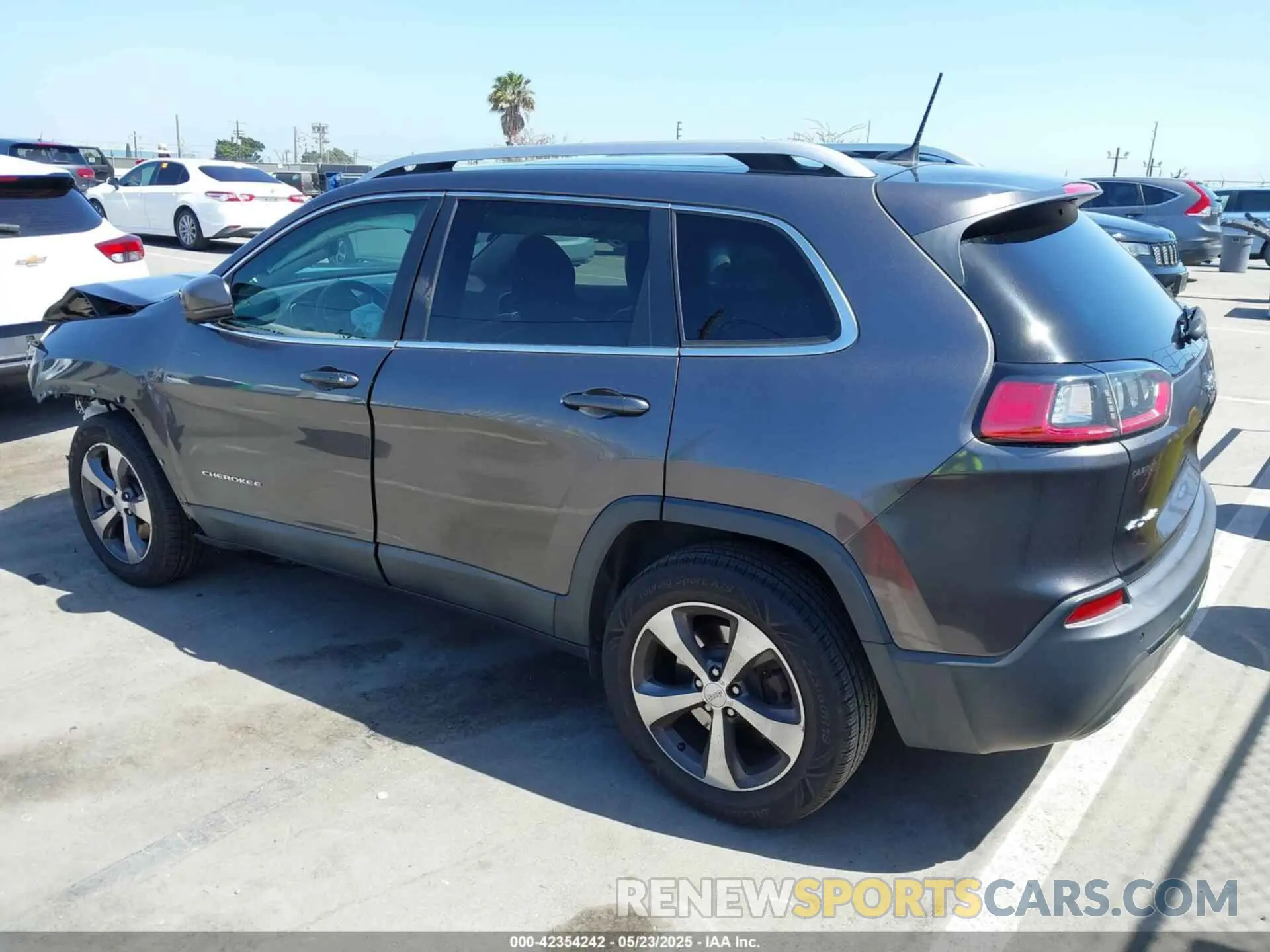 3 Photograph of a damaged car 1C4PJMDX7KD167722 JEEP CHEROKEE 2019