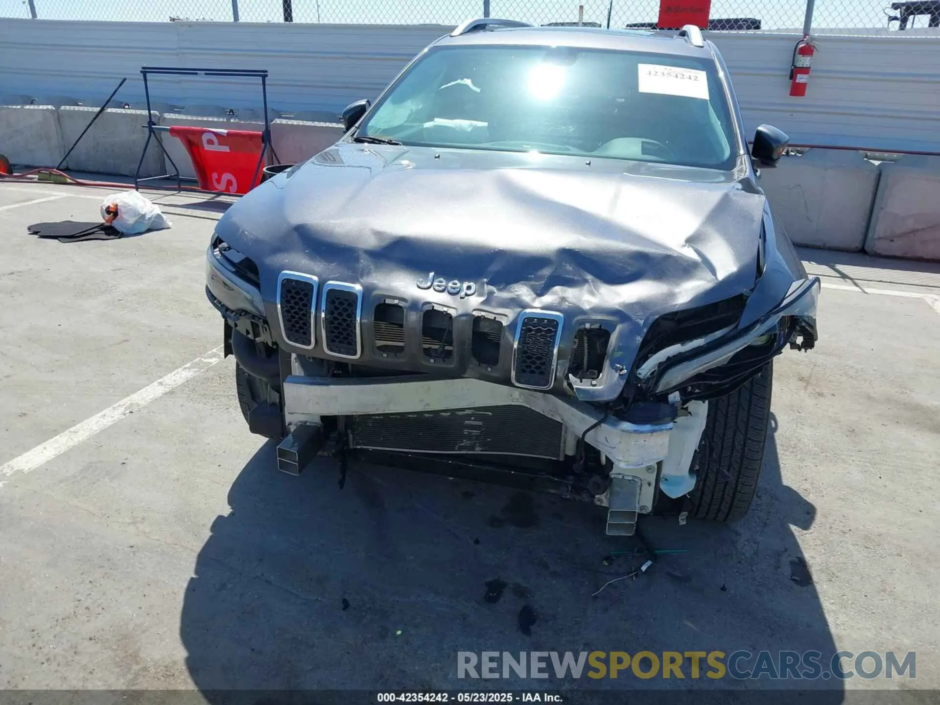 6 Photograph of a damaged car 1C4PJMDX7KD167722 JEEP CHEROKEE 2019