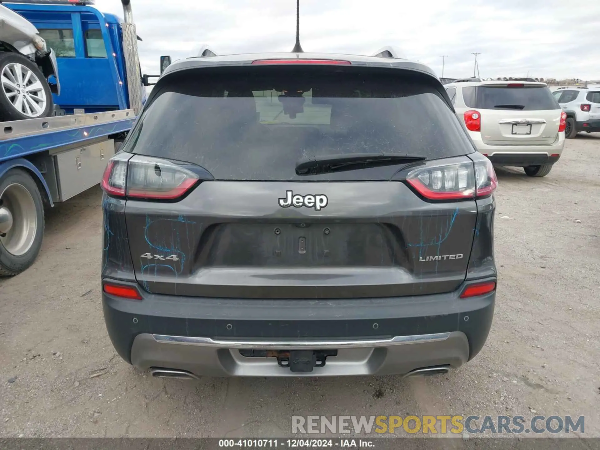 16 Photograph of a damaged car 1C4PJMDX7KD323421 JEEP CHEROKEE 2019