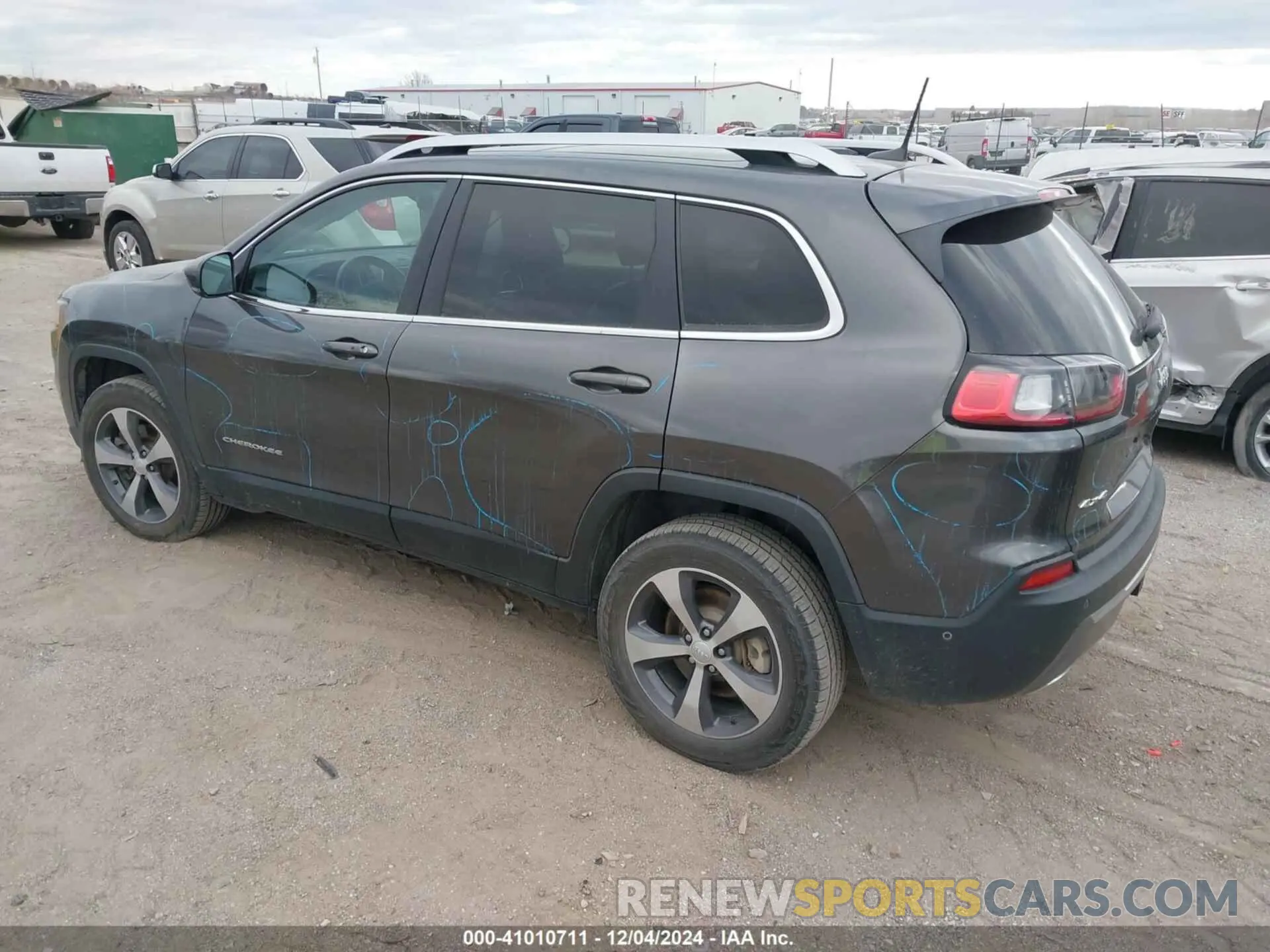 3 Photograph of a damaged car 1C4PJMDX7KD323421 JEEP CHEROKEE 2019