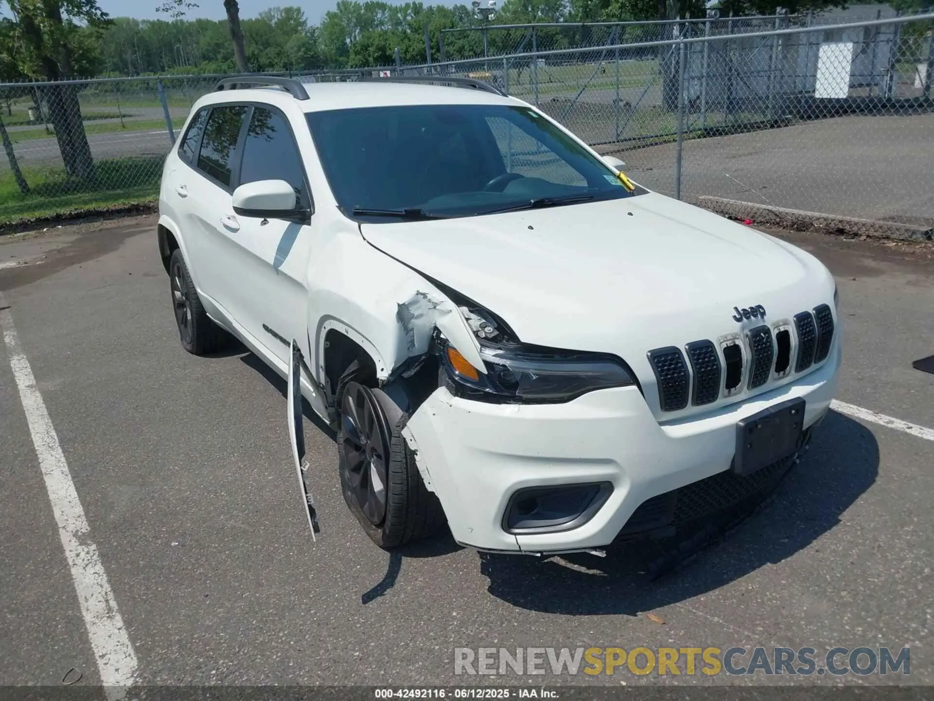 1 Photograph of a damaged car 1C4PJMDX7KD371114 JEEP CHEROKEE 2019