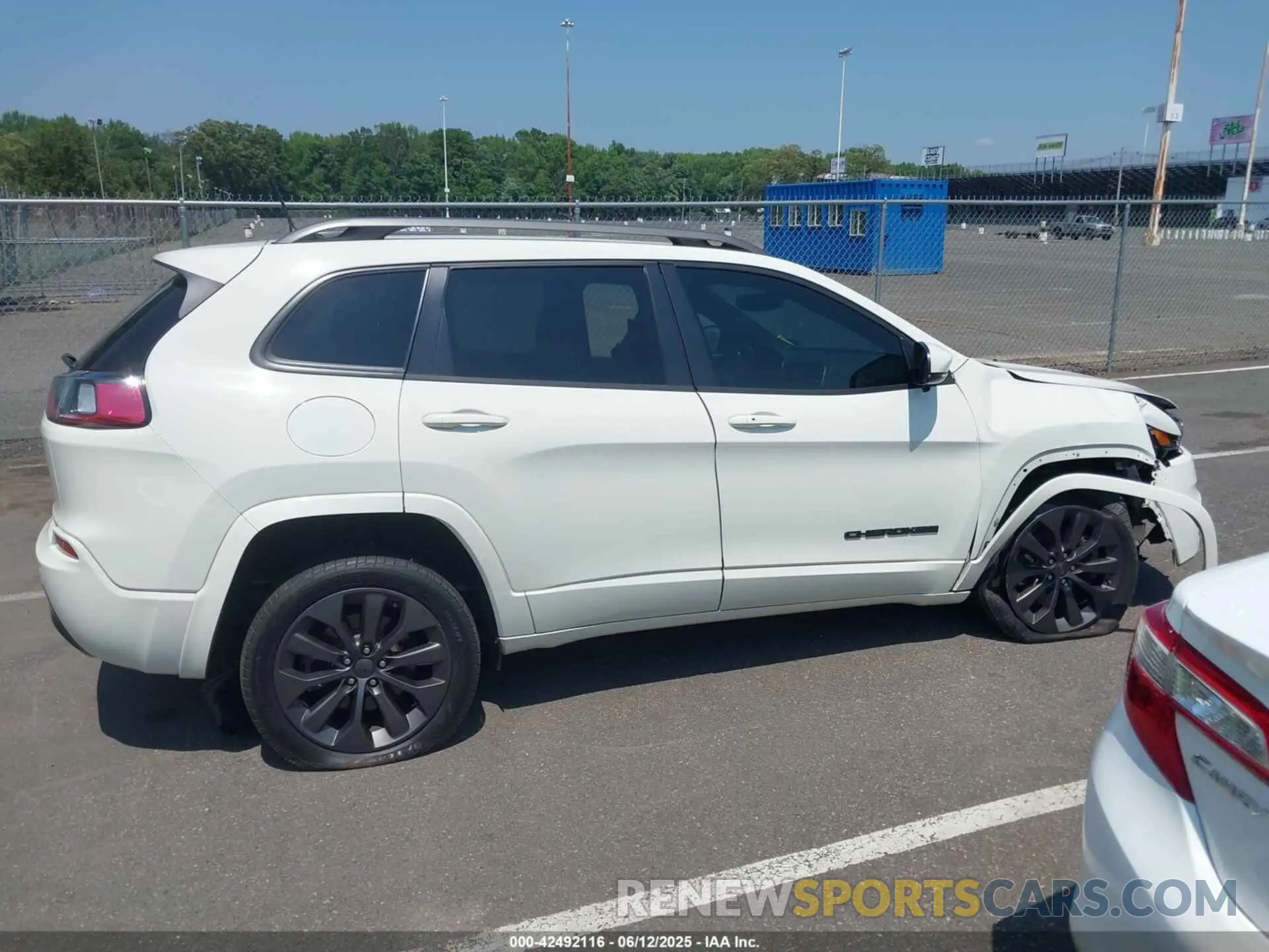 13 Photograph of a damaged car 1C4PJMDX7KD371114 JEEP CHEROKEE 2019