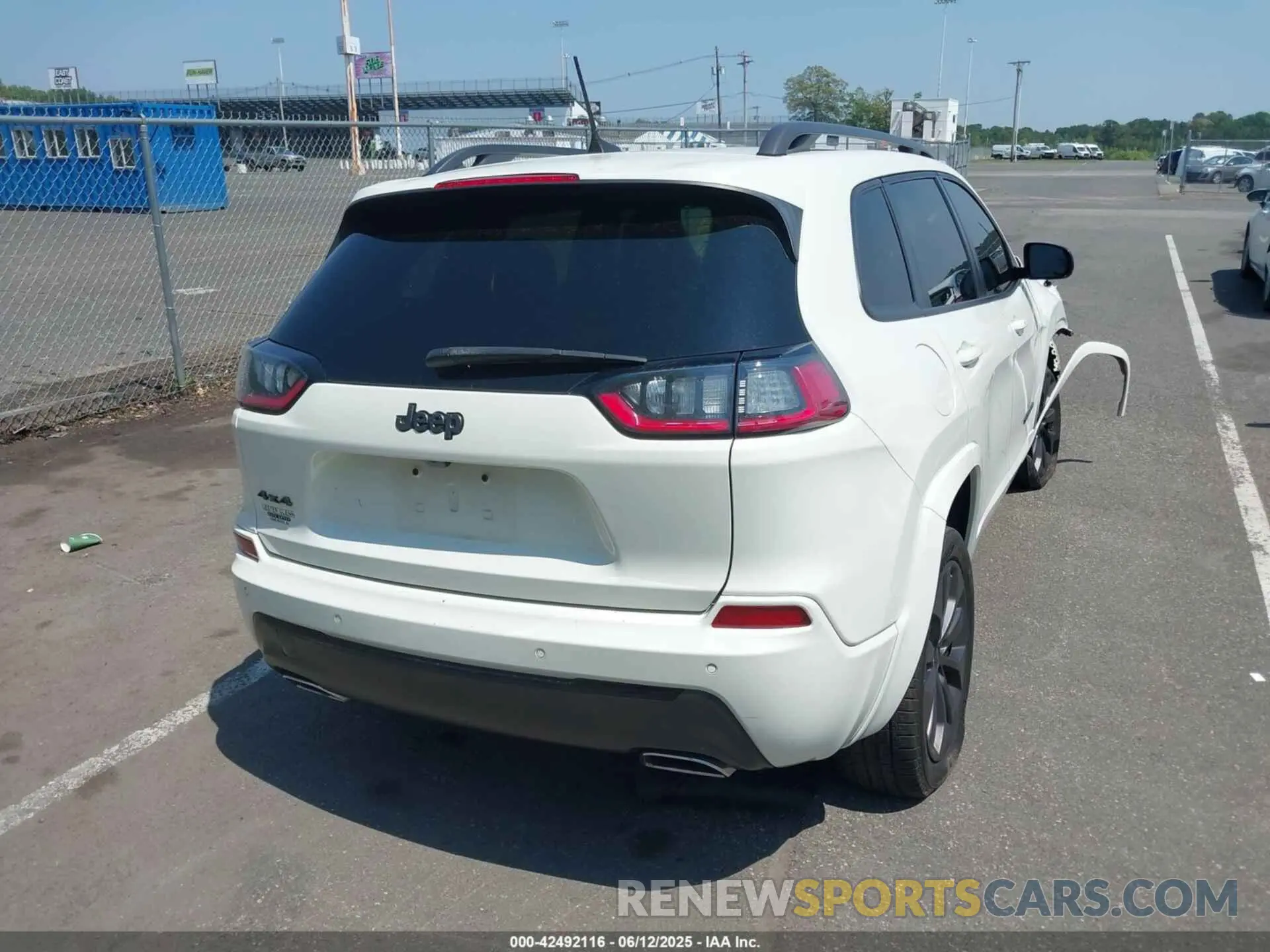 4 Photograph of a damaged car 1C4PJMDX7KD371114 JEEP CHEROKEE 2019