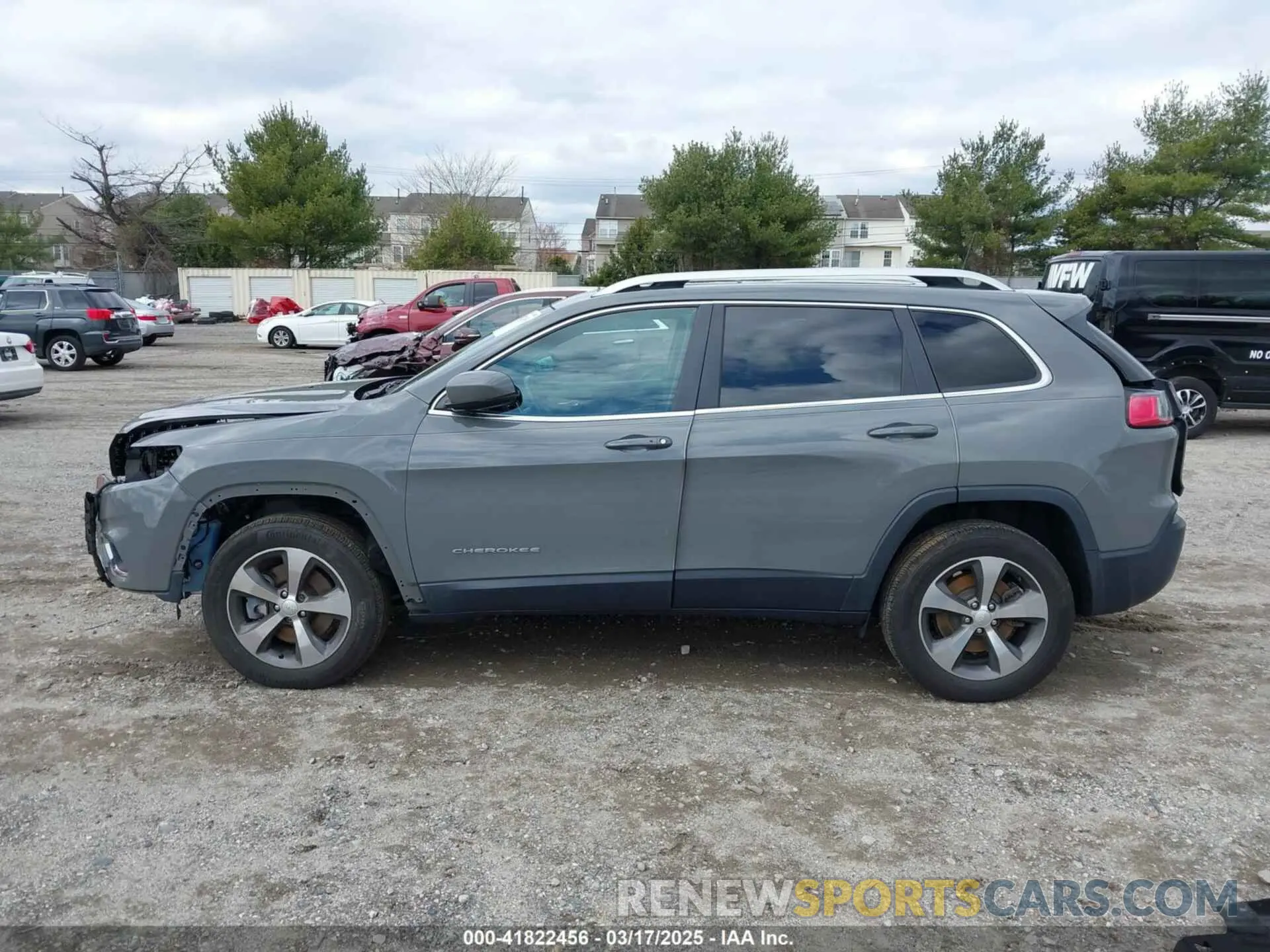 14 Photograph of a damaged car 1C4PJMDX7KD458933 JEEP CHEROKEE 2019