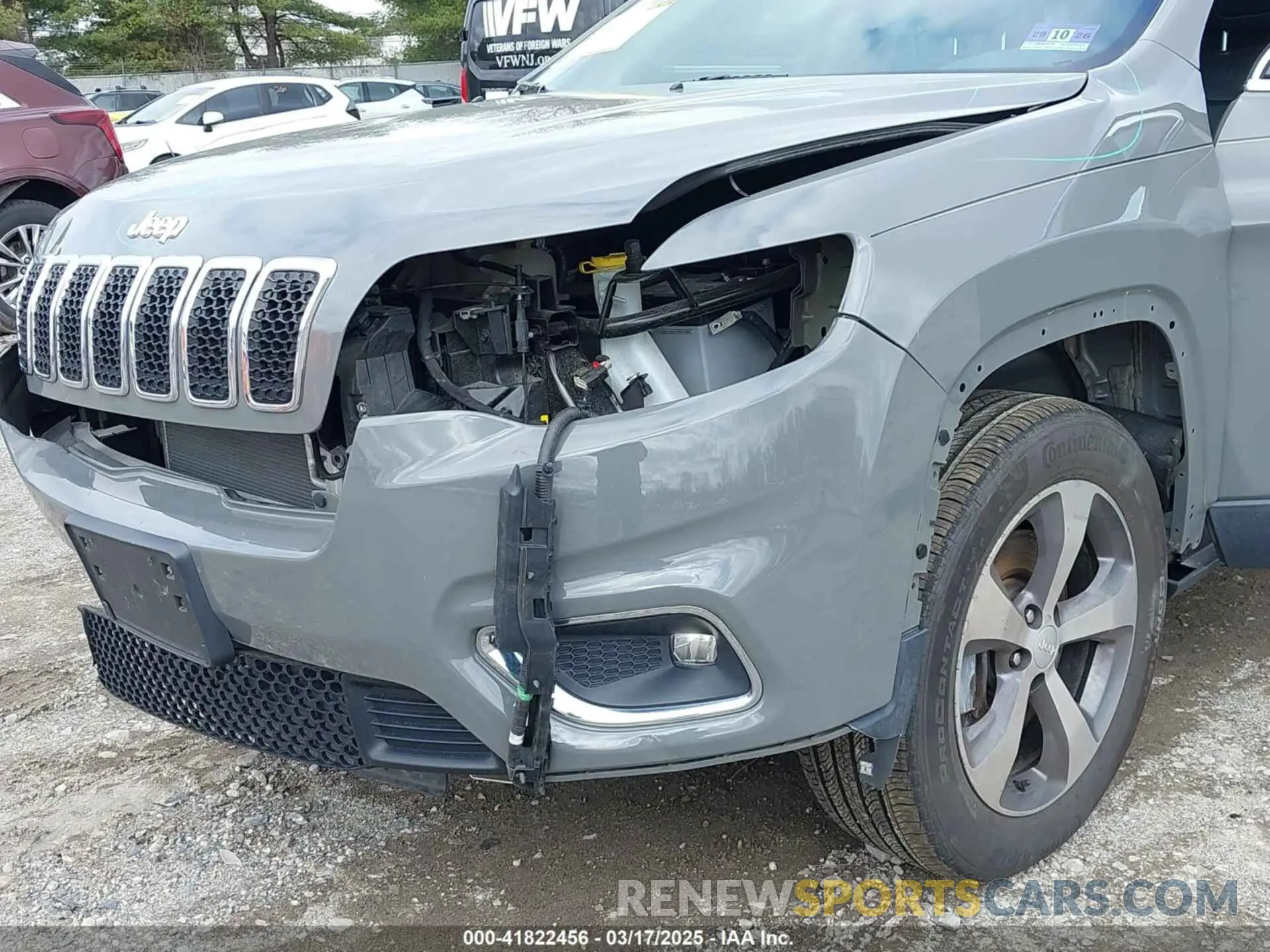 17 Photograph of a damaged car 1C4PJMDX7KD458933 JEEP CHEROKEE 2019