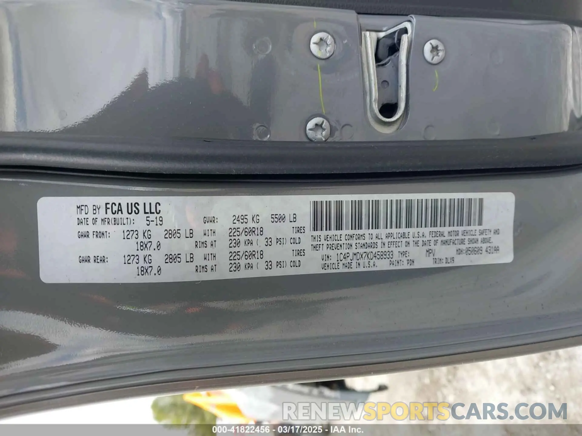 9 Photograph of a damaged car 1C4PJMDX7KD458933 JEEP CHEROKEE 2019