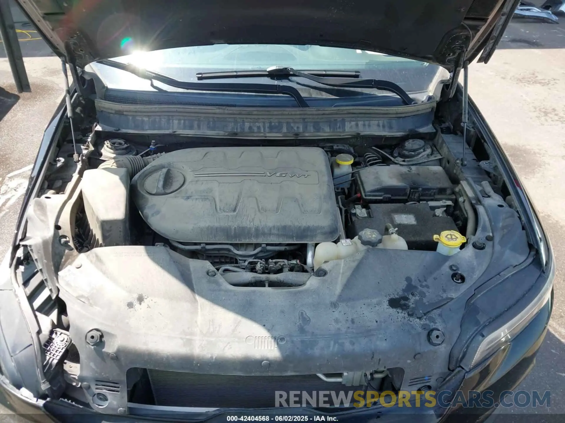10 Photograph of a damaged car 1C4PJMDX7KD467521 JEEP CHEROKEE 2019