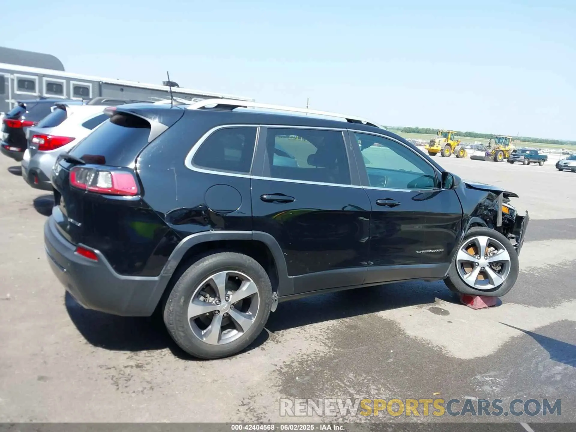 14 Photograph of a damaged car 1C4PJMDX7KD467521 JEEP CHEROKEE 2019