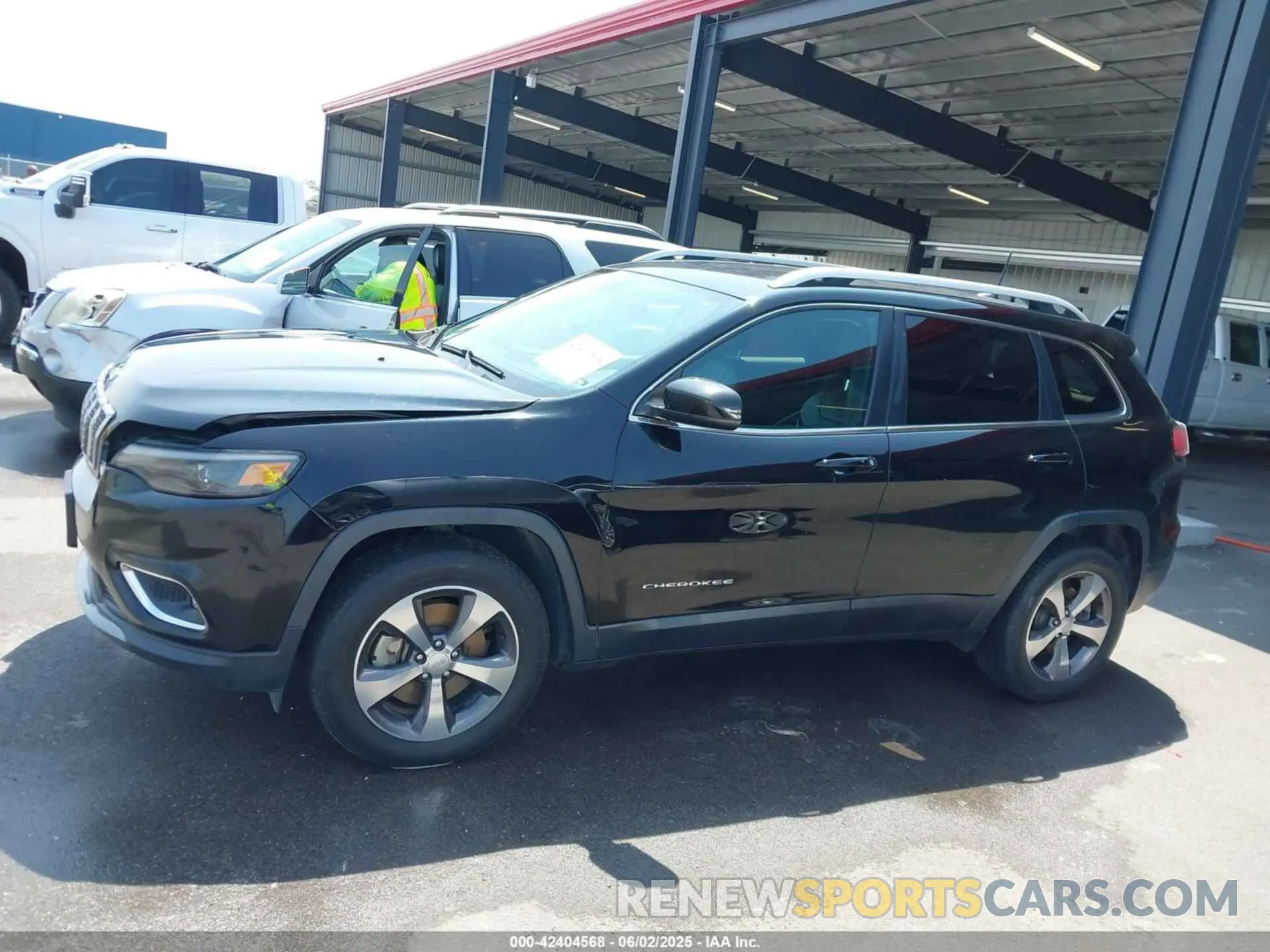 15 Photograph of a damaged car 1C4PJMDX7KD467521 JEEP CHEROKEE 2019
