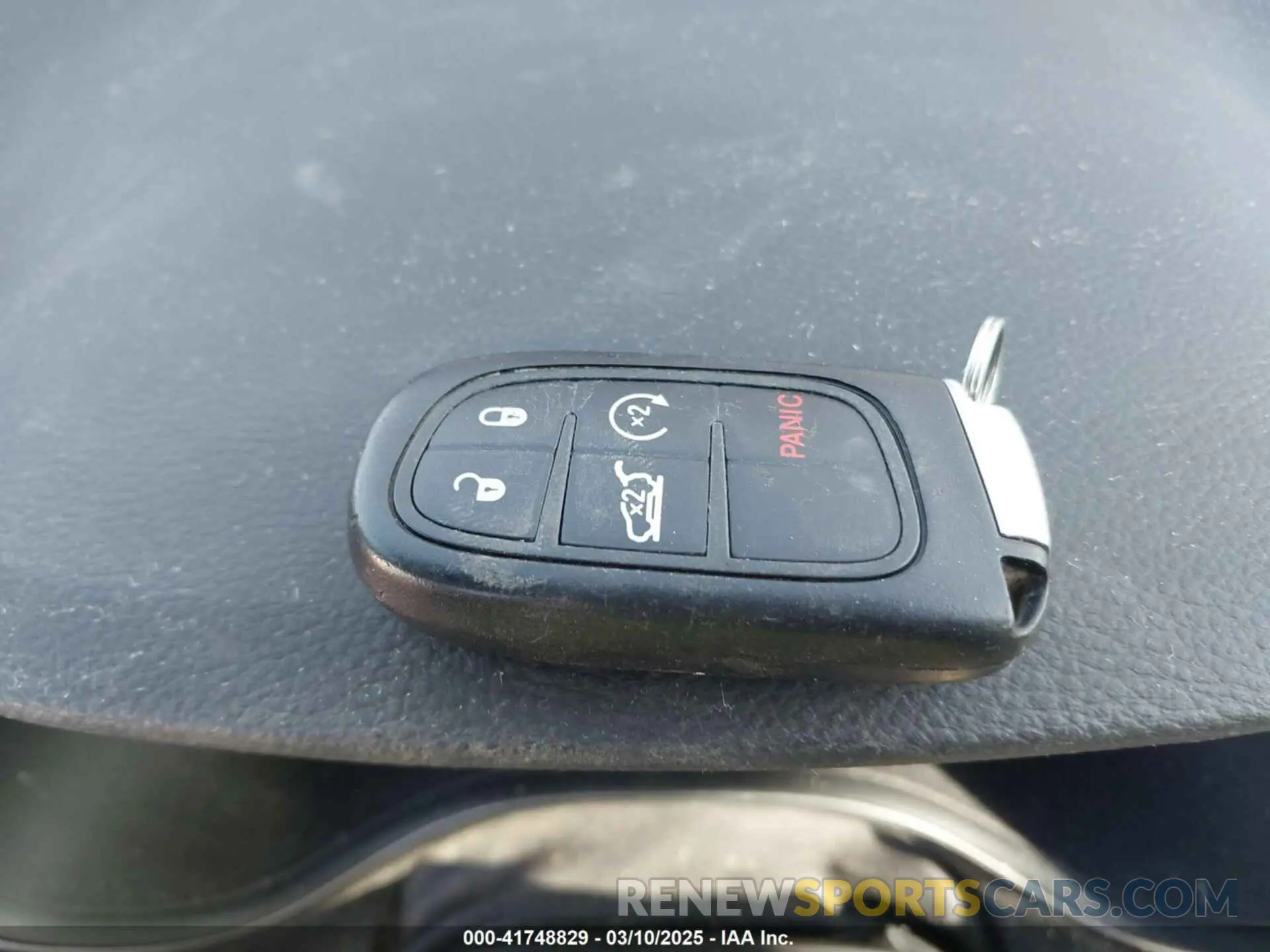 11 Photograph of a damaged car 1C4PJMDX8KD121008 JEEP CHEROKEE 2019