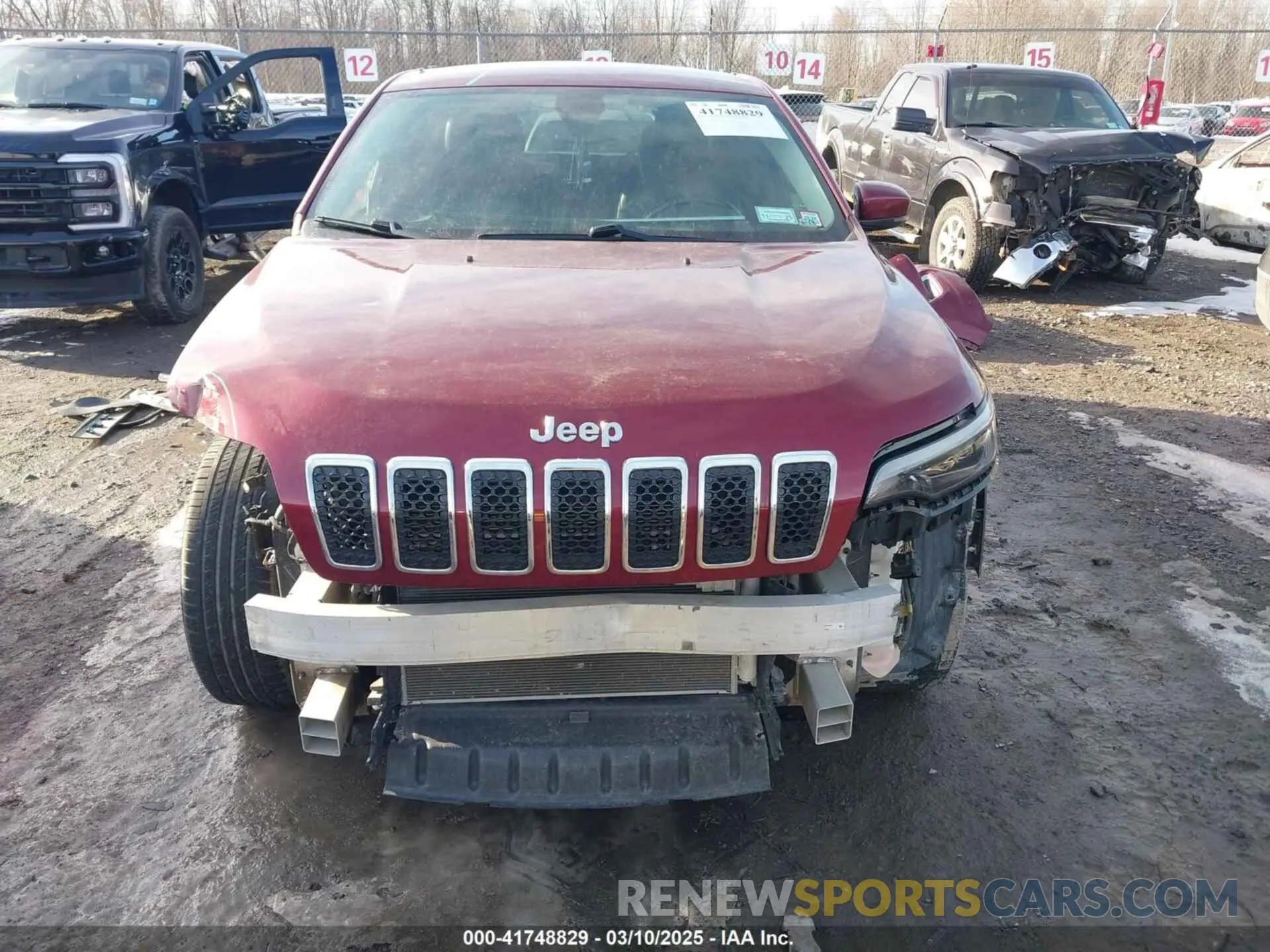 13 Photograph of a damaged car 1C4PJMDX8KD121008 JEEP CHEROKEE 2019