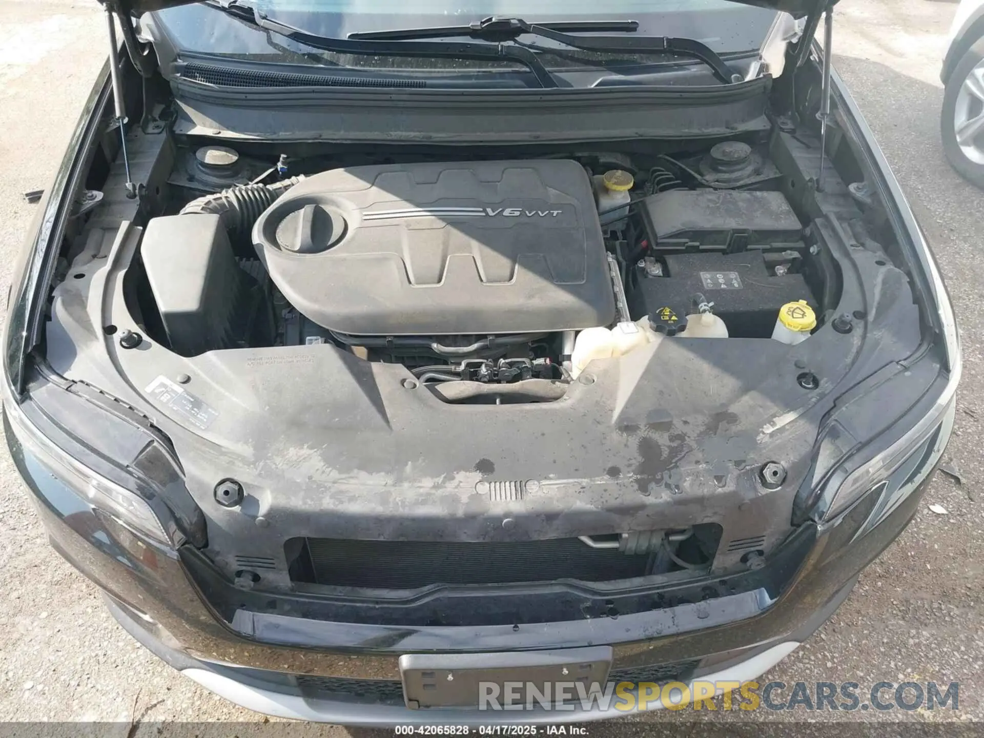 10 Photograph of a damaged car 1C4PJMDX8KD186411 JEEP CHEROKEE 2019
