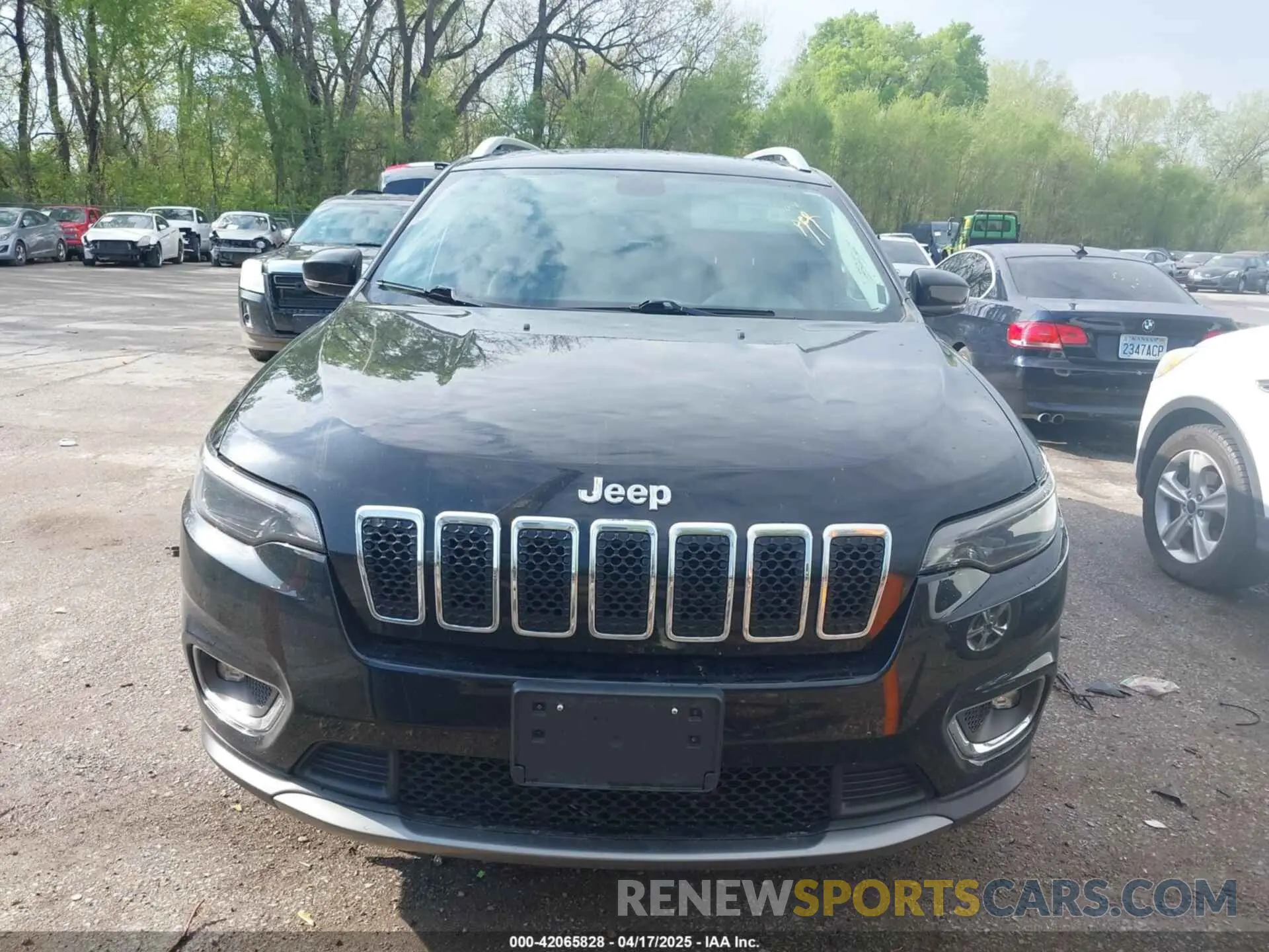11 Photograph of a damaged car 1C4PJMDX8KD186411 JEEP CHEROKEE 2019