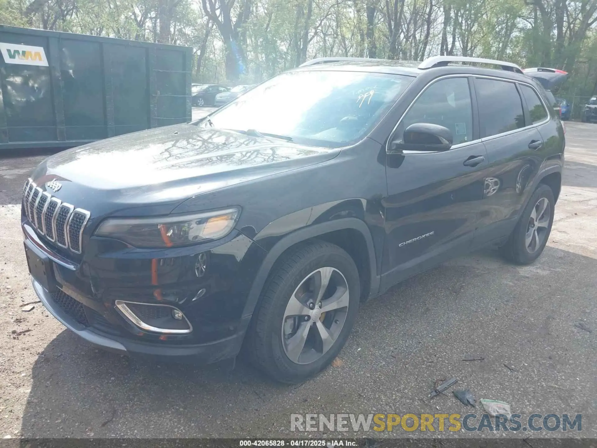 2 Photograph of a damaged car 1C4PJMDX8KD186411 JEEP CHEROKEE 2019