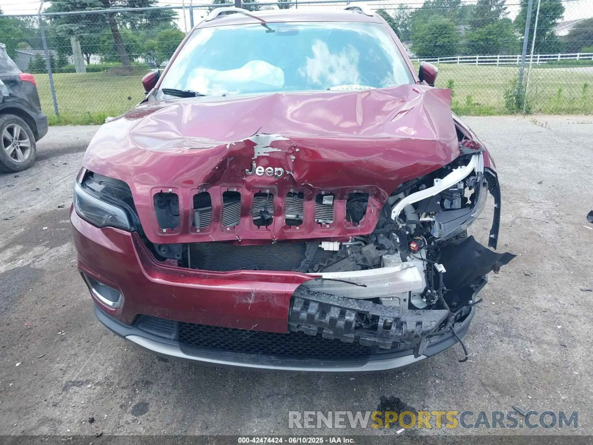 6 Photograph of a damaged car 1C4PJMDX8KD230388 JEEP CHEROKEE 2019