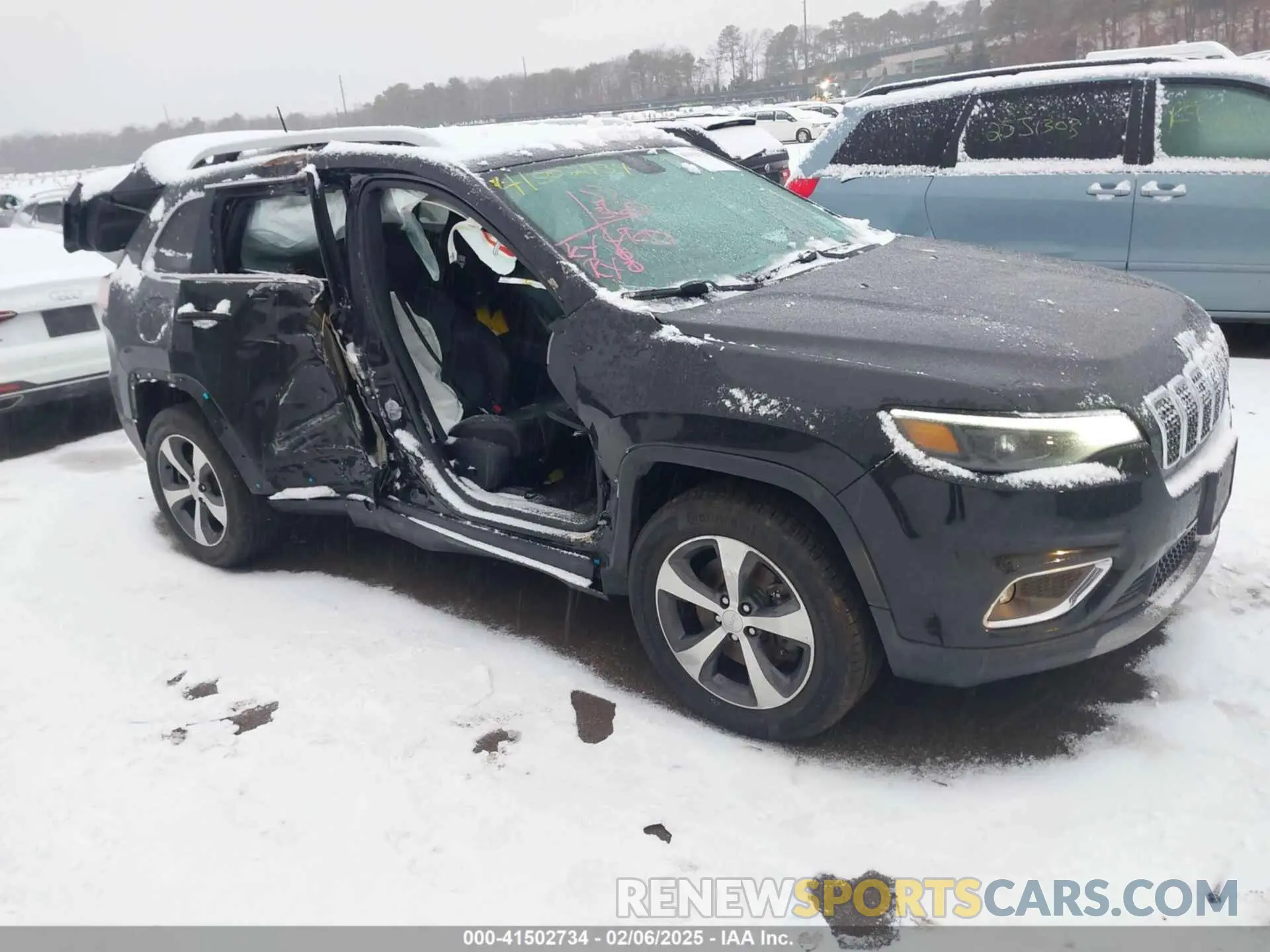 1 Photograph of a damaged car 1C4PJMDX8KD252925 JEEP CHEROKEE 2019