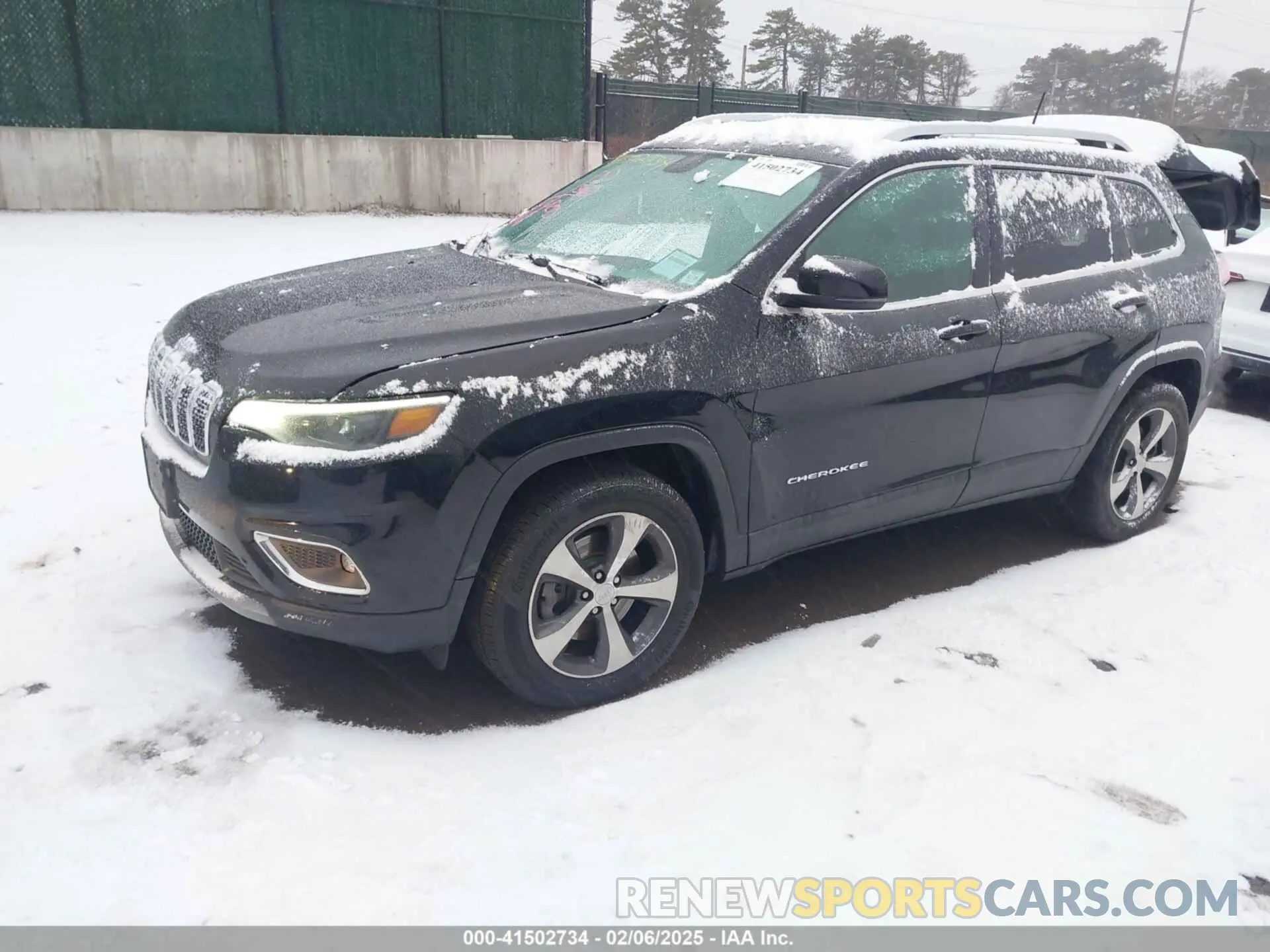 2 Photograph of a damaged car 1C4PJMDX8KD252925 JEEP CHEROKEE 2019