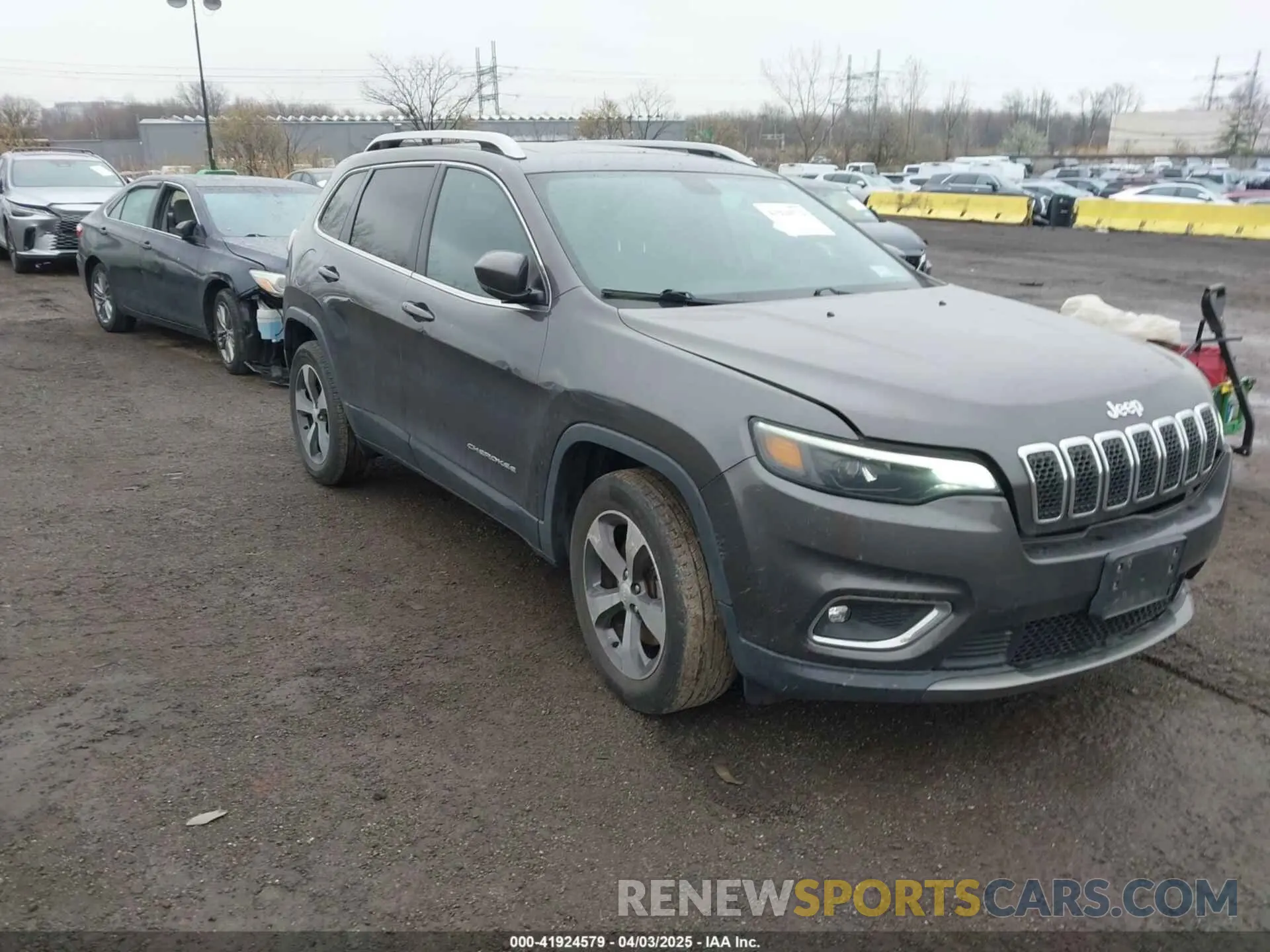 1 Photograph of a damaged car 1C4PJMDX8KD276481 JEEP CHEROKEE 2019