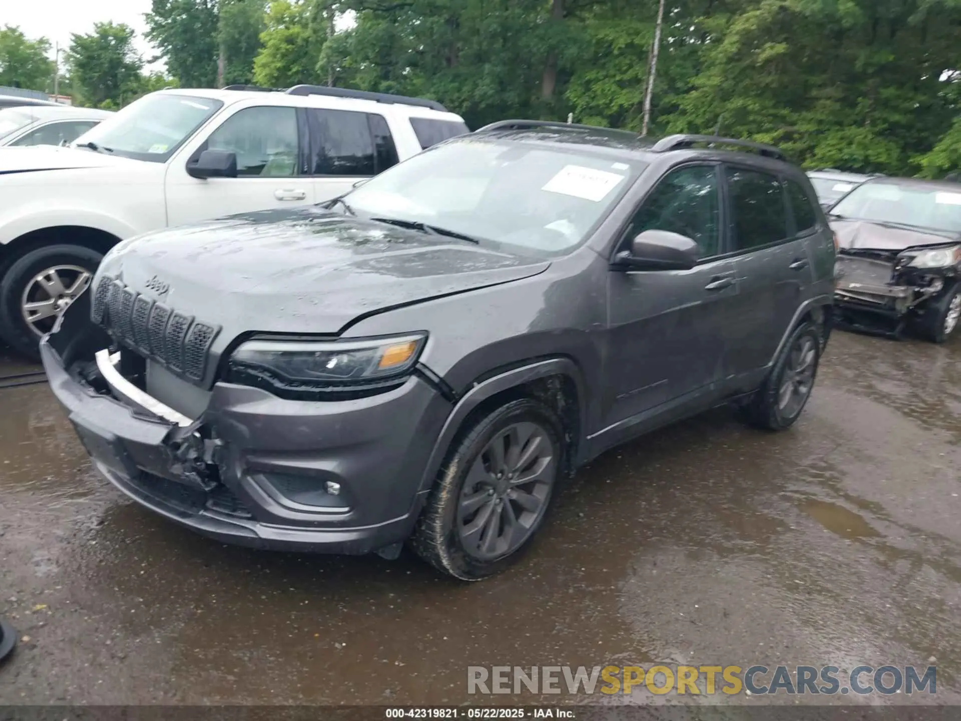 2 Photograph of a damaged car 1C4PJMDX8KD333942 JEEP CHEROKEE 2019