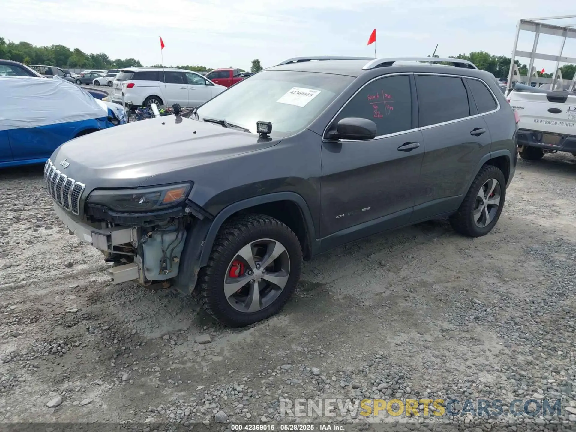2 Photograph of a damaged car 1C4PJMDX8KD412320 JEEP CHEROKEE 2019