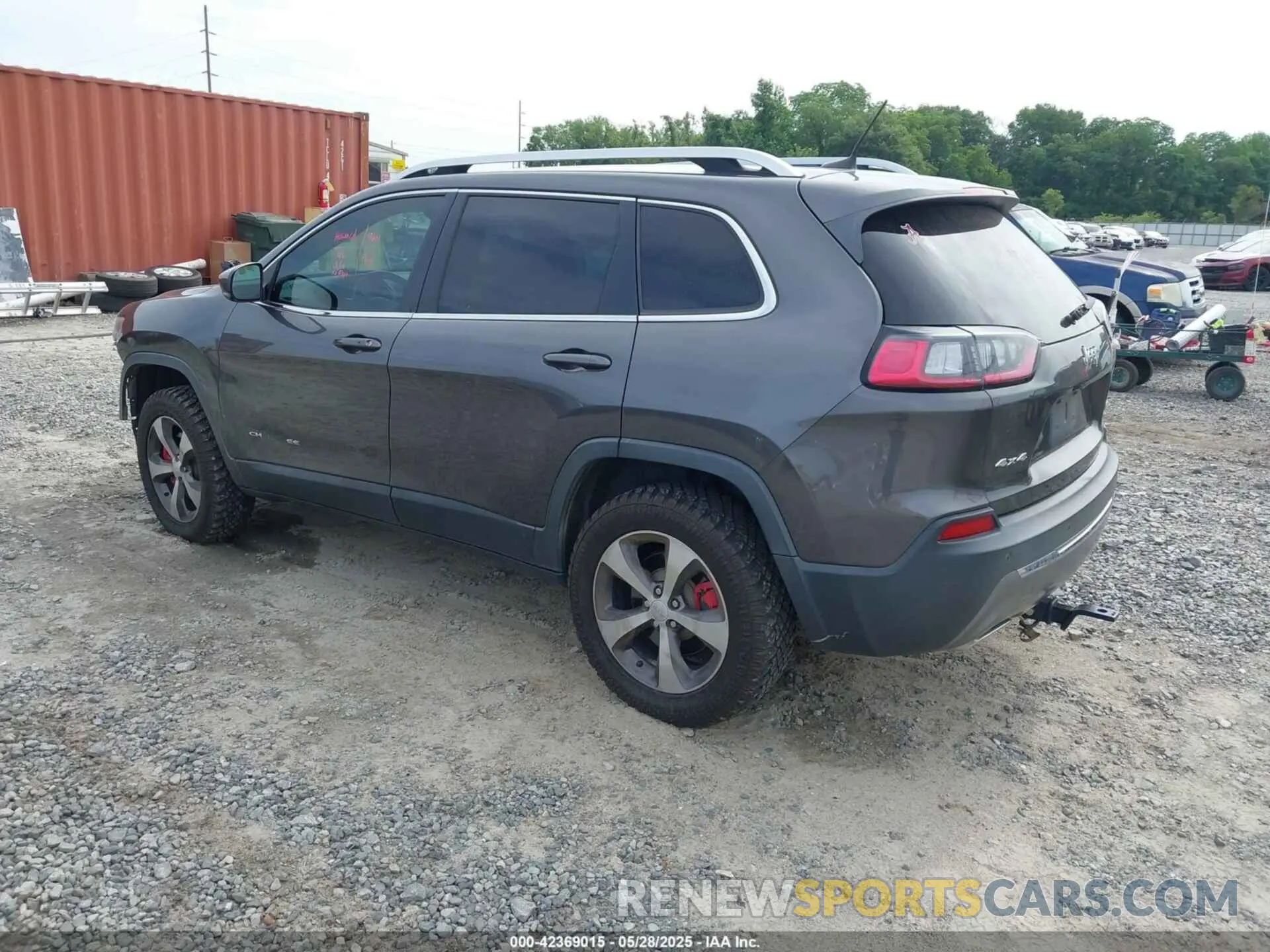 3 Photograph of a damaged car 1C4PJMDX8KD412320 JEEP CHEROKEE 2019