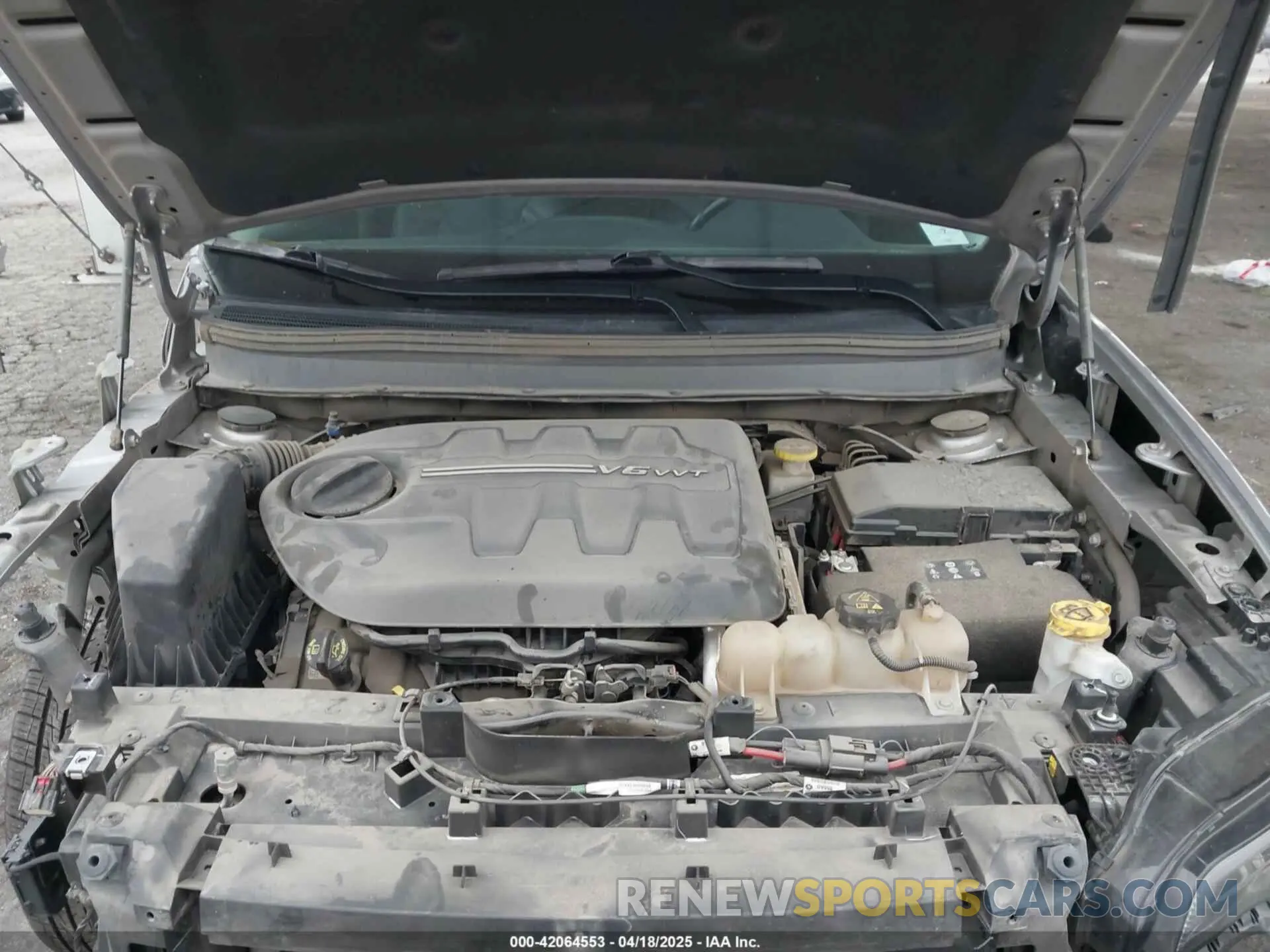 10 Photograph of a damaged car 1C4PJMDX8KD440702 JEEP CHEROKEE 2019