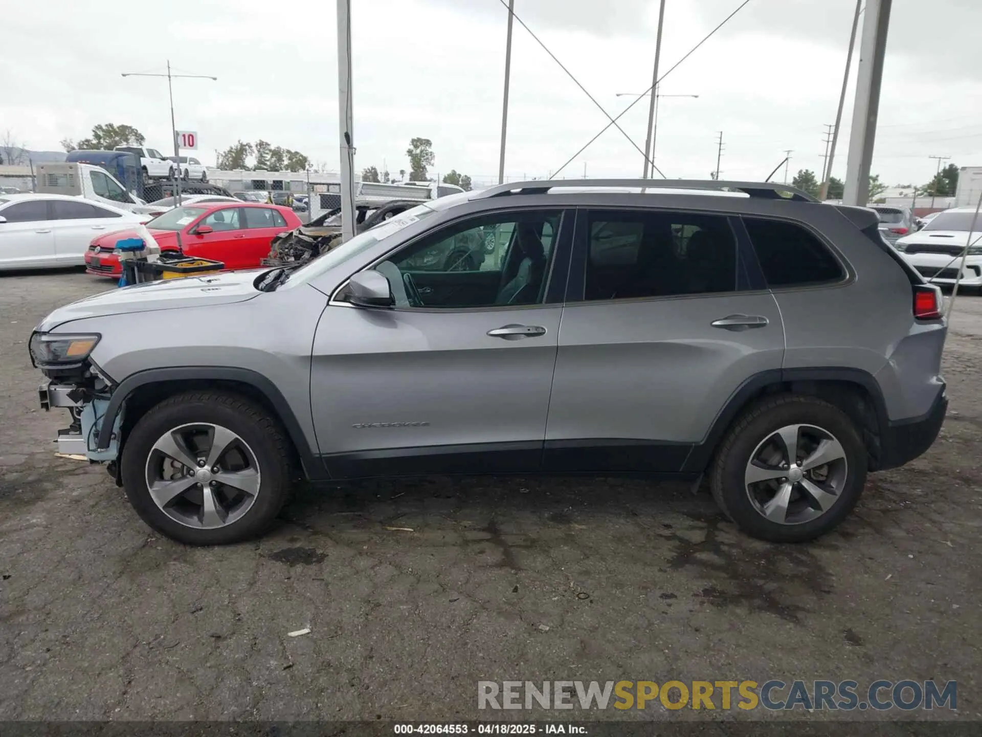 15 Photograph of a damaged car 1C4PJMDX8KD440702 JEEP CHEROKEE 2019