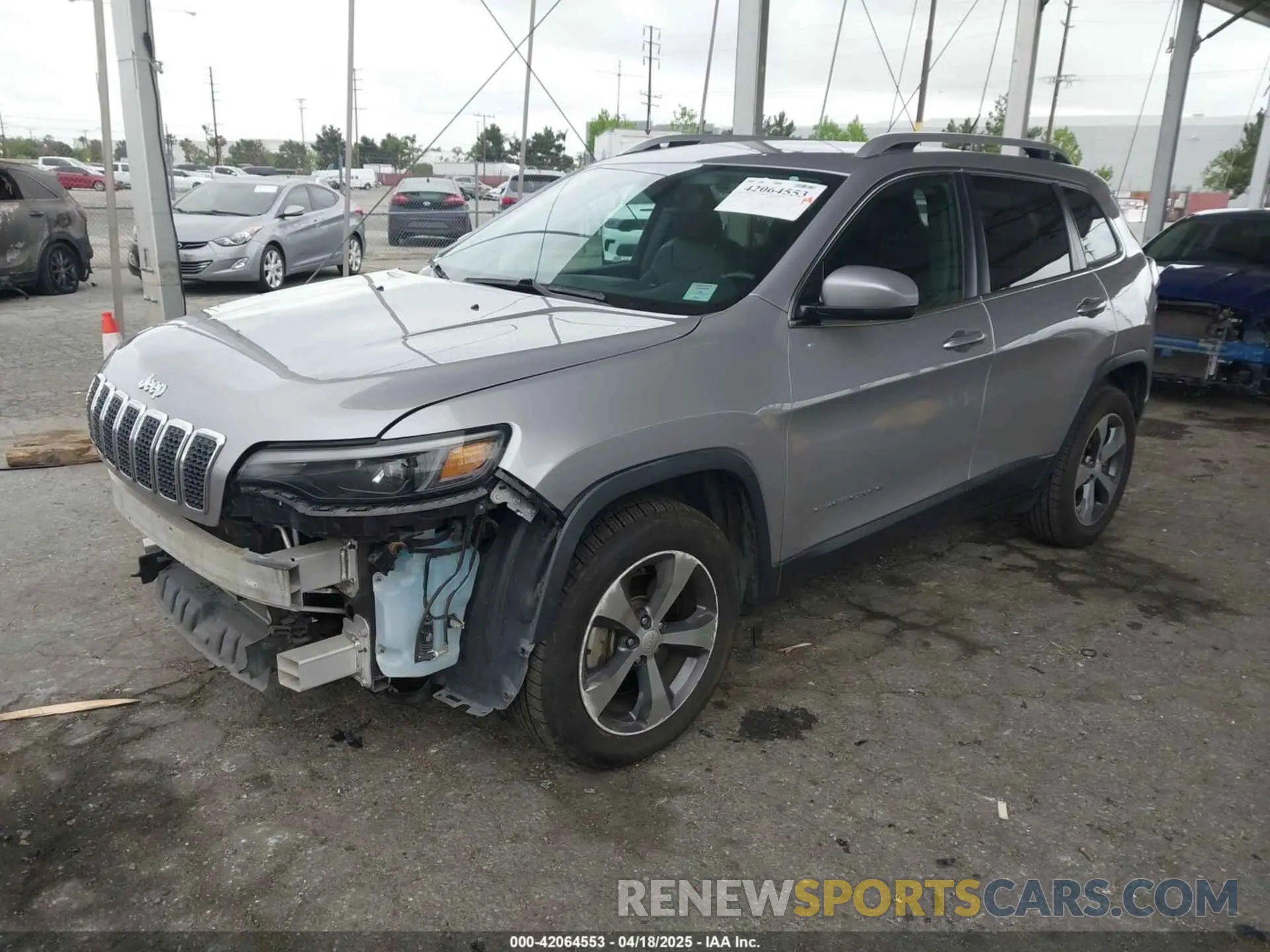 2 Photograph of a damaged car 1C4PJMDX8KD440702 JEEP CHEROKEE 2019