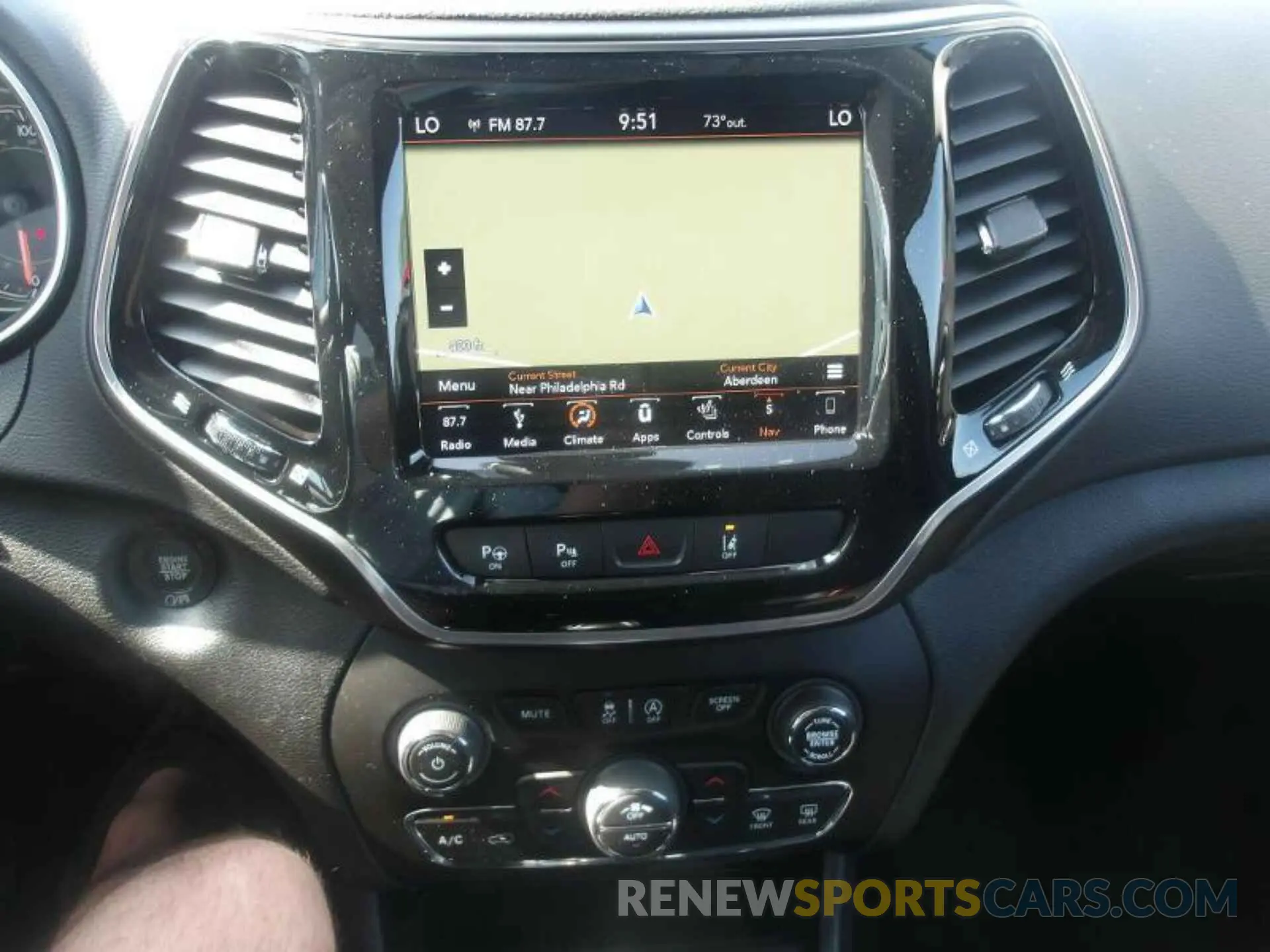 6 Photograph of a damaged car 1C4PJMDX8KD450811 JEEP CHEROKEE 2019