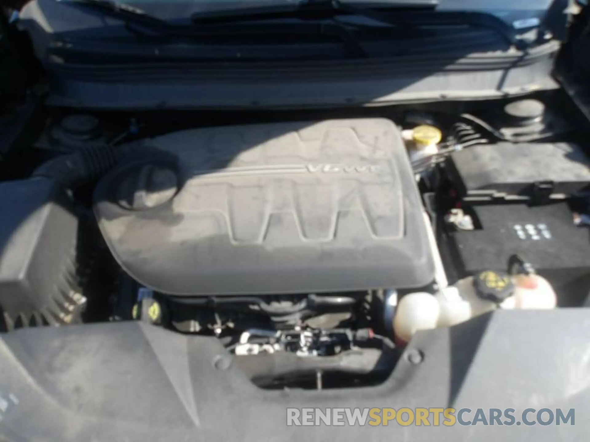 8 Photograph of a damaged car 1C4PJMDX8KD450811 JEEP CHEROKEE 2019