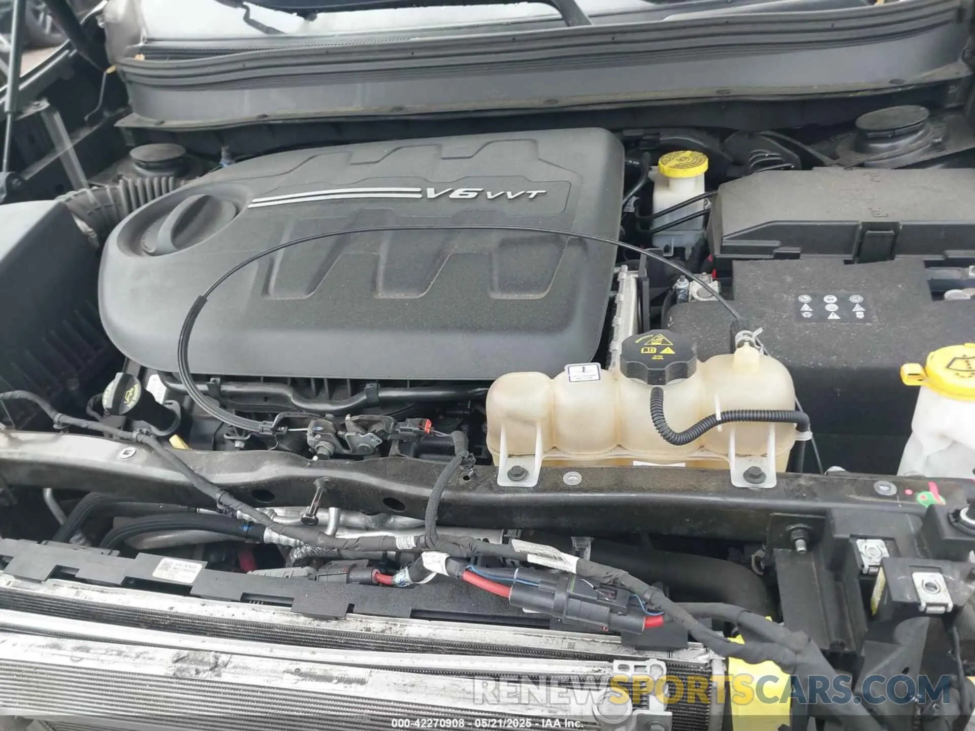 10 Photograph of a damaged car 1C4PJMDX9KD102323 JEEP CHEROKEE 2019