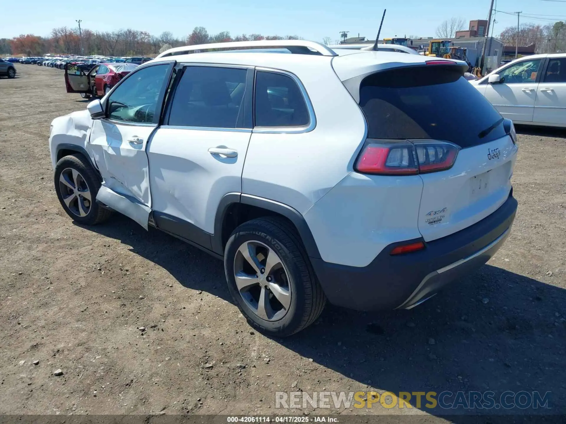 3 Photograph of a damaged car 1C4PJMDX9KD188989 JEEP CHEROKEE 2019