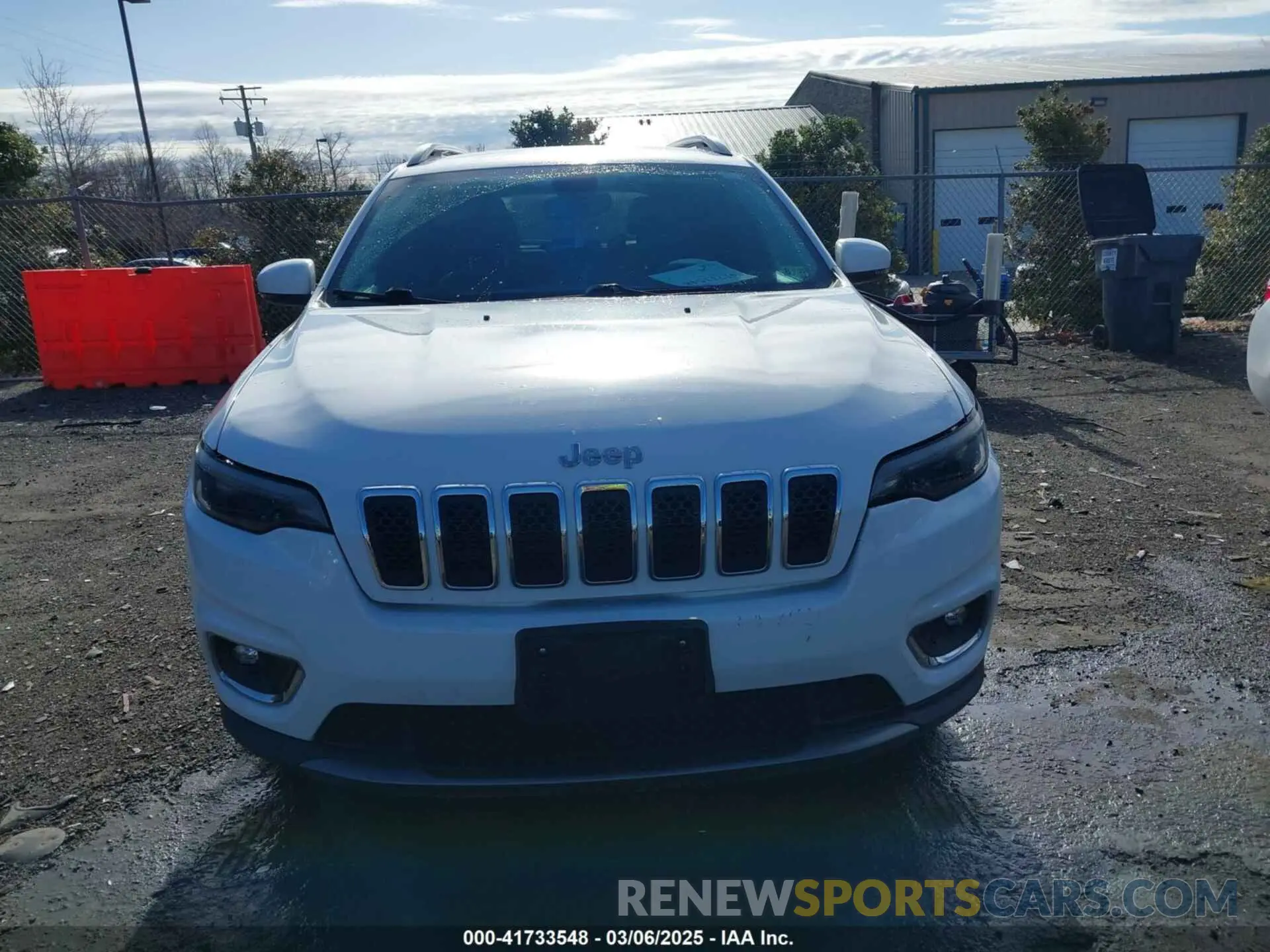 12 Photograph of a damaged car 1C4PJMDX9KD359465 JEEP CHEROKEE 2019