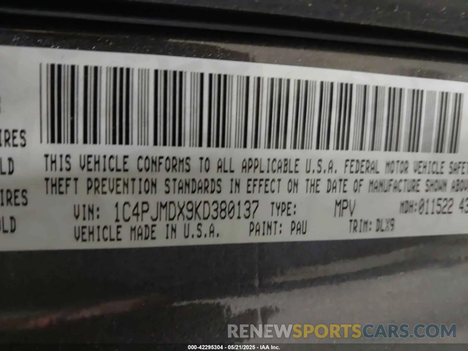 9 Photograph of a damaged car 1C4PJMDX9KD380137 JEEP CHEROKEE 2019