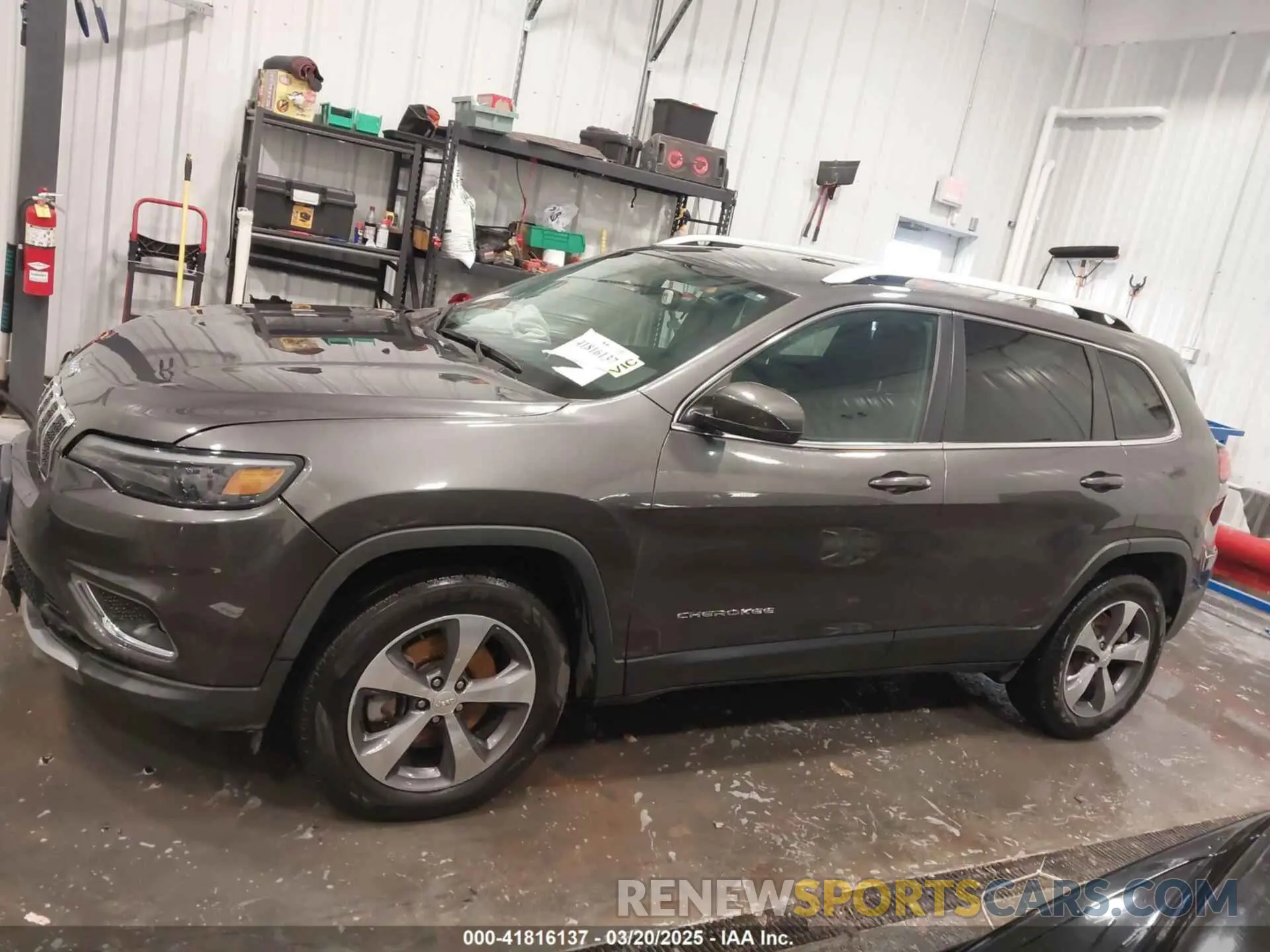 14 Photograph of a damaged car 1C4PJMDX9KD458707 JEEP CHEROKEE 2019
