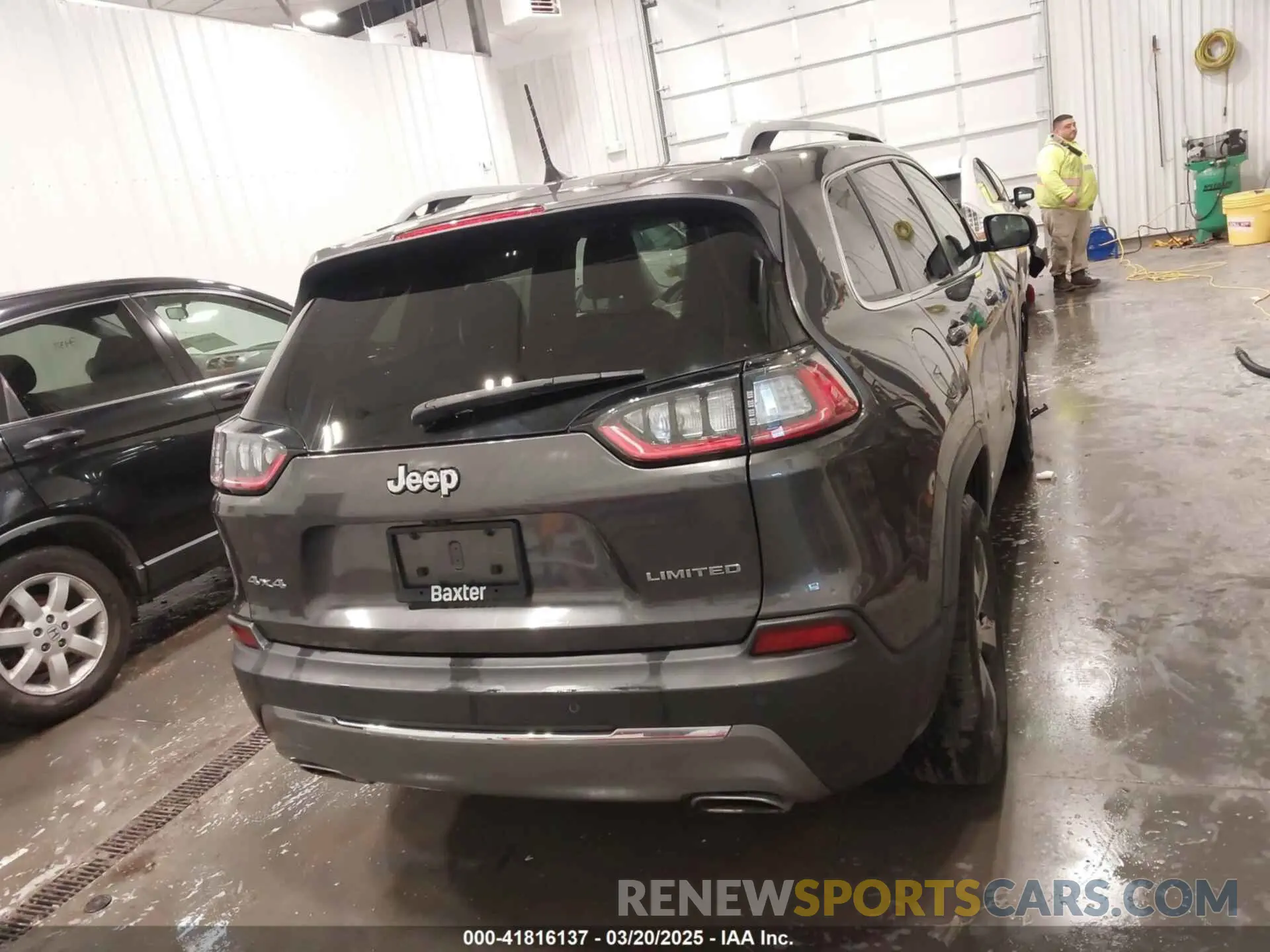 16 Photograph of a damaged car 1C4PJMDX9KD458707 JEEP CHEROKEE 2019