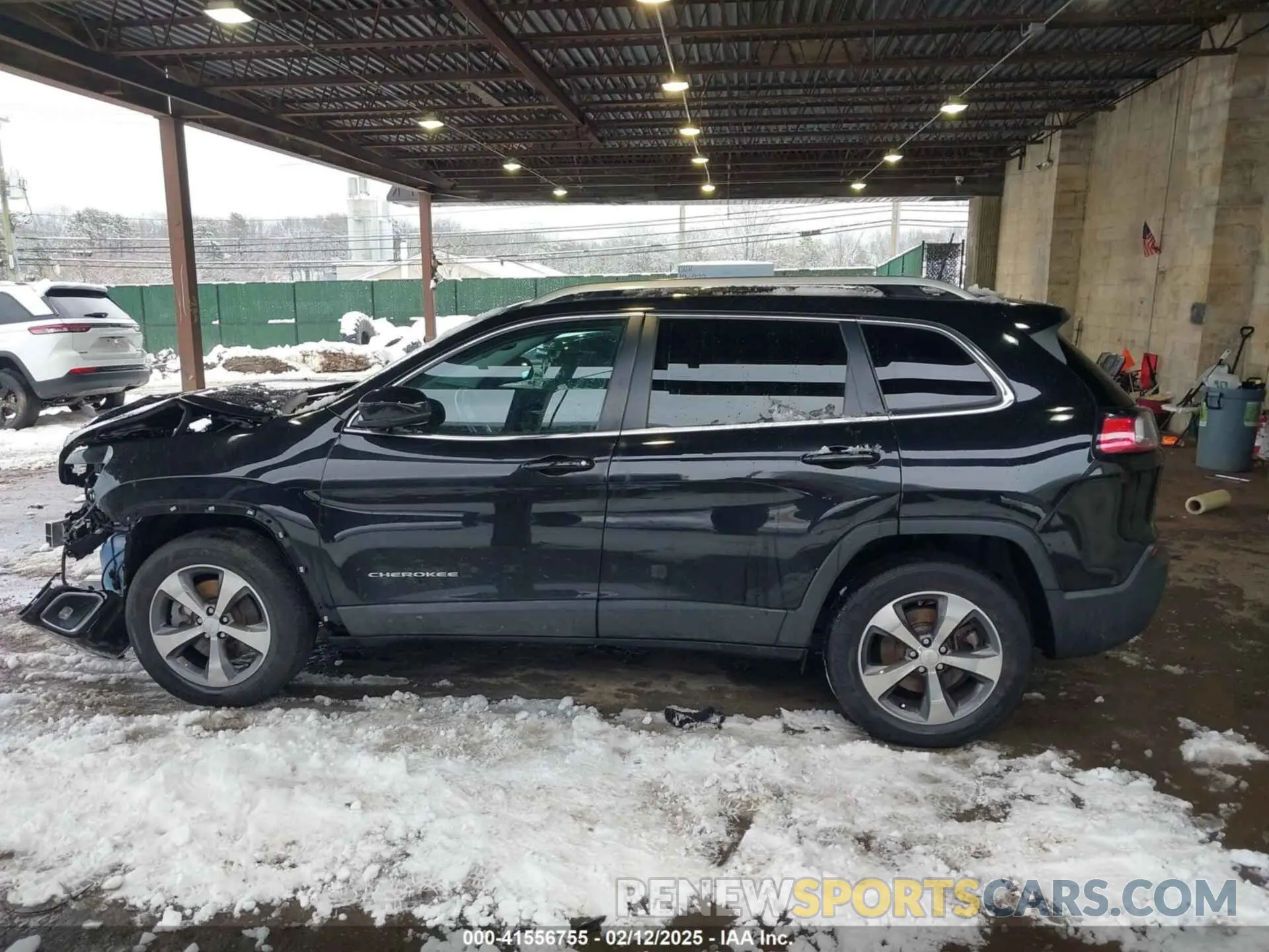 14 Photograph of a damaged car 1C4PJMDX9KD471764 JEEP CHEROKEE 2019