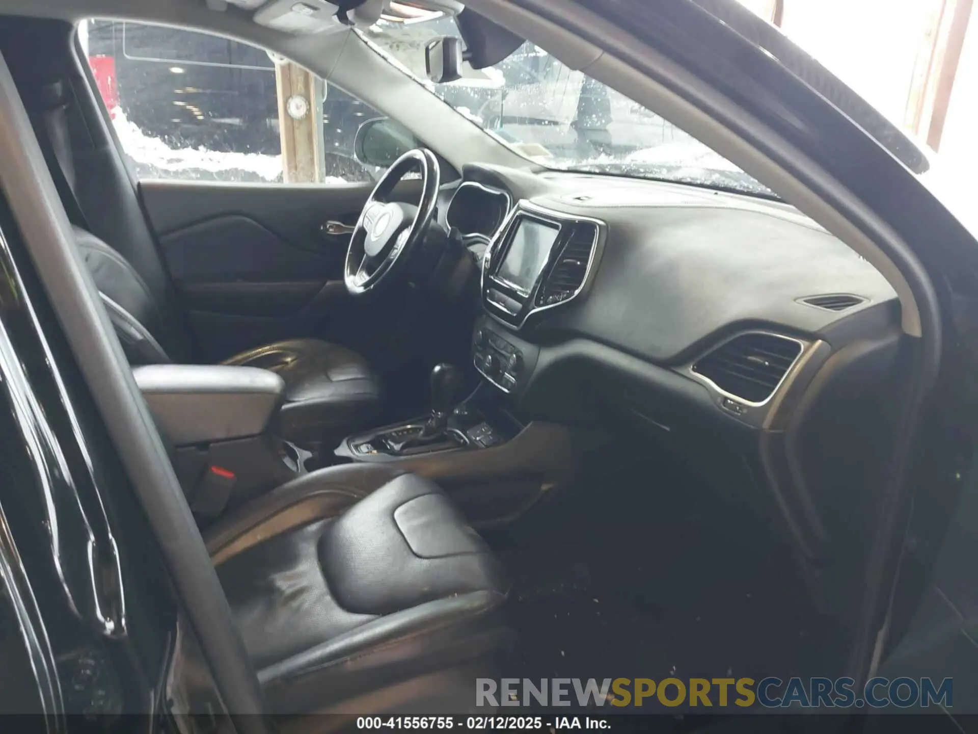 5 Photograph of a damaged car 1C4PJMDX9KD471764 JEEP CHEROKEE 2019