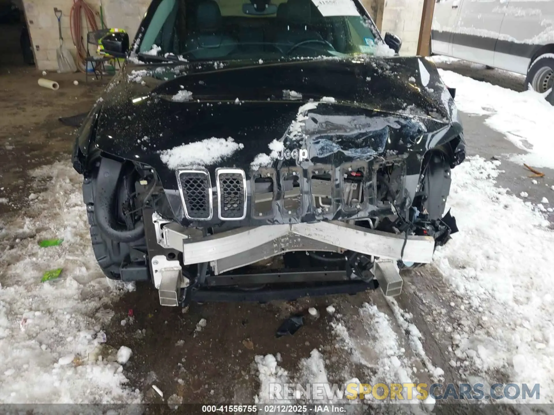 6 Photograph of a damaged car 1C4PJMDX9KD471764 JEEP CHEROKEE 2019