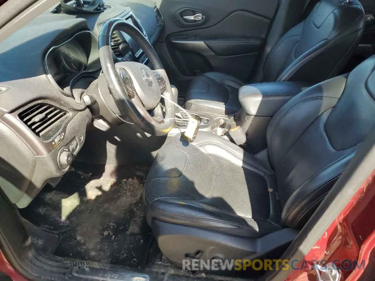 7 Photograph of a damaged car 1C4PJMDXXKD104243 JEEP CHEROKEE 2019
