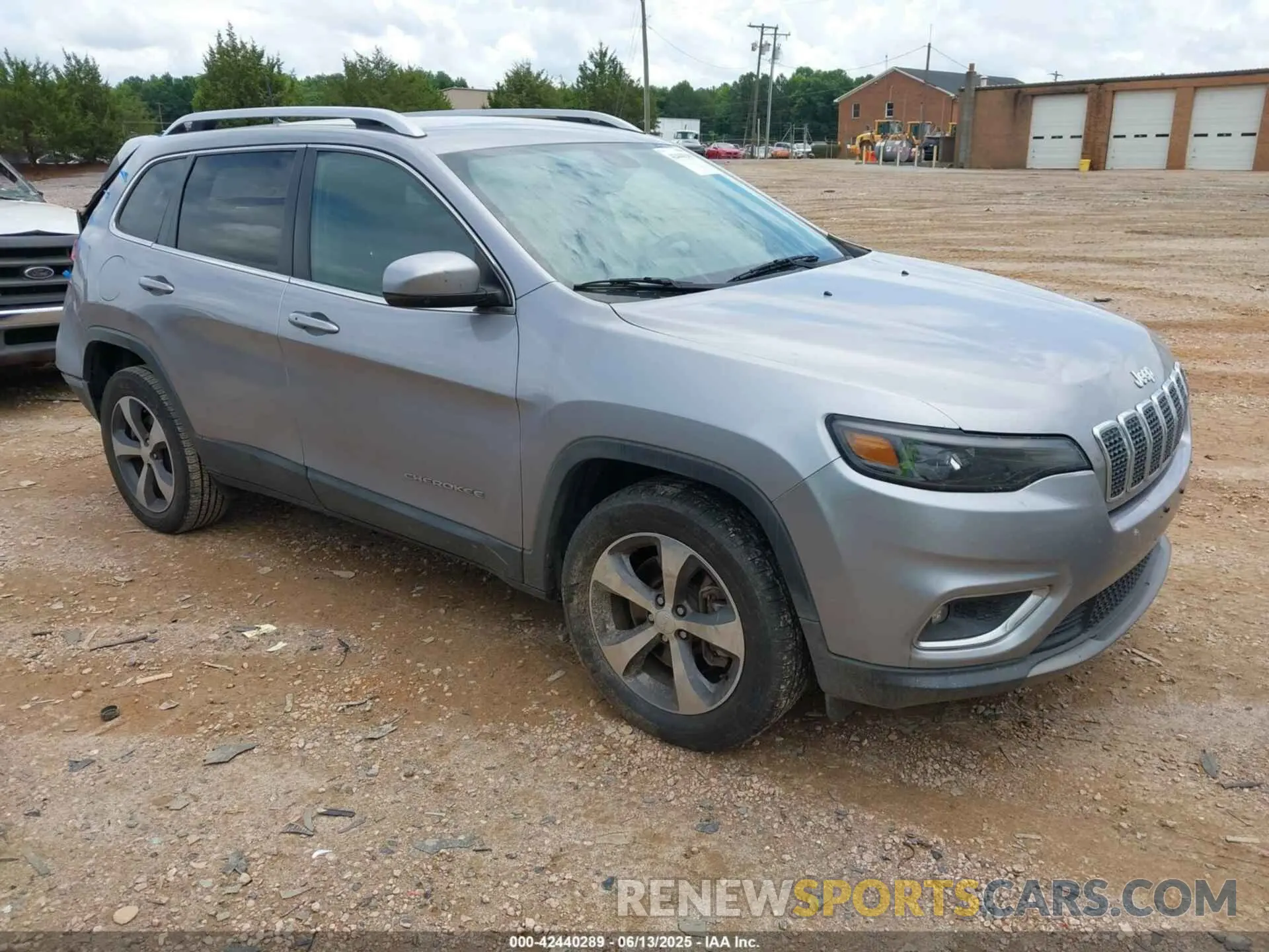 1 Photograph of a damaged car 1C4PJMDXXKD135279 JEEP CHEROKEE 2019