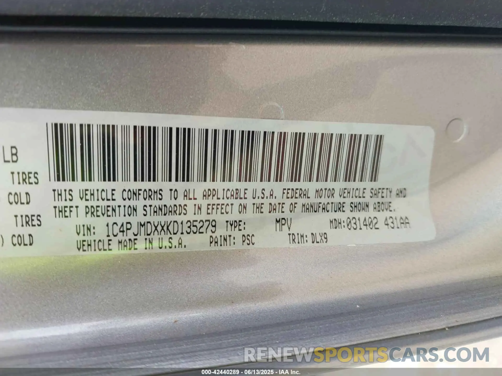9 Photograph of a damaged car 1C4PJMDXXKD135279 JEEP CHEROKEE 2019