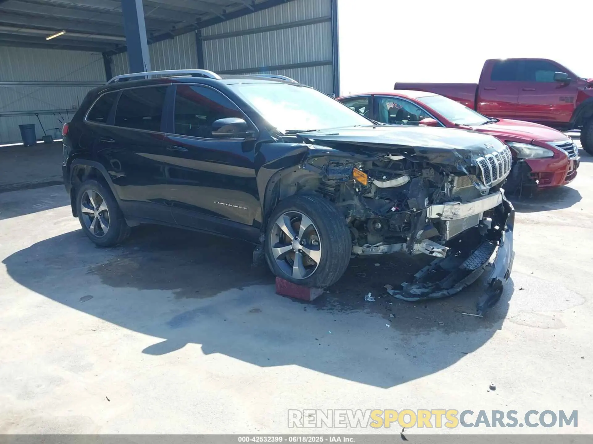 1 Photograph of a damaged car 1C4PJMDXXKD135511 JEEP CHEROKEE 2019