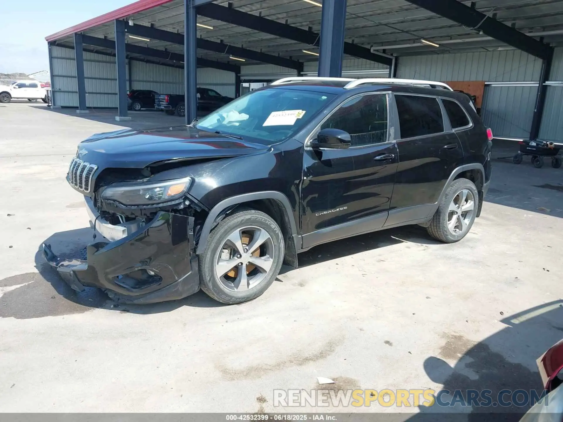 2 Photograph of a damaged car 1C4PJMDXXKD135511 JEEP CHEROKEE 2019