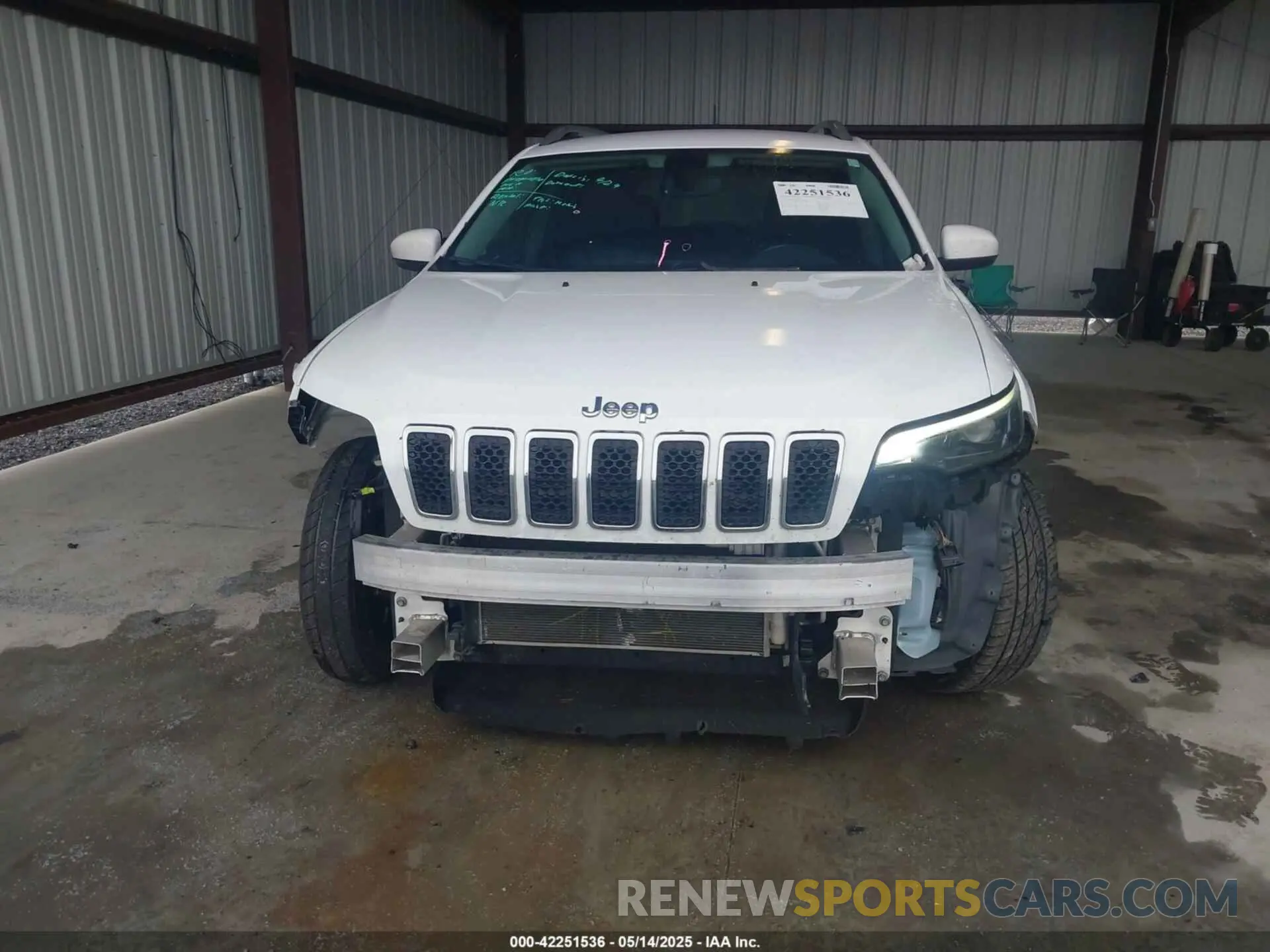 13 Photograph of a damaged car 1C4PJMDXXKD198284 JEEP CHEROKEE 2019