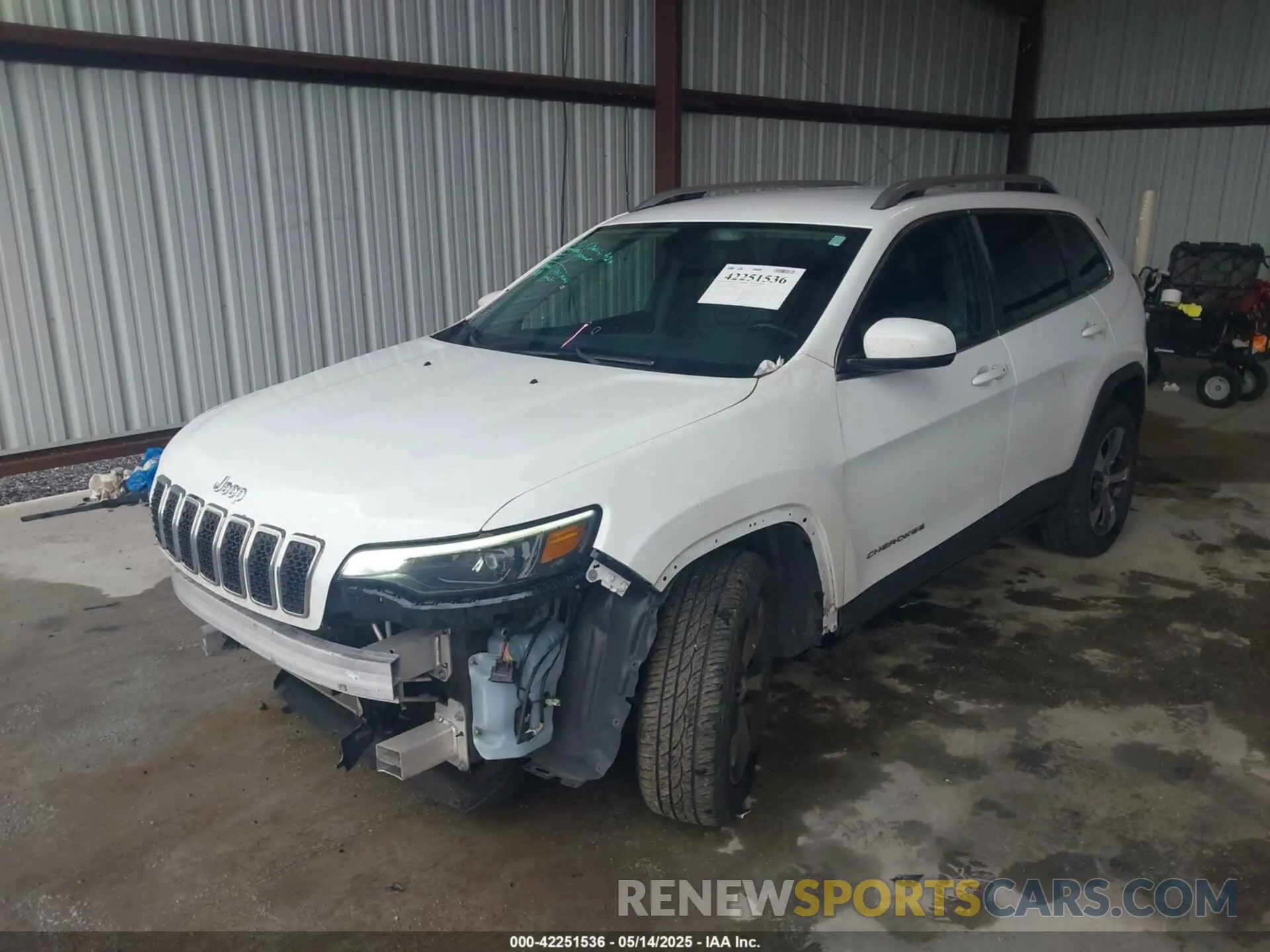 2 Photograph of a damaged car 1C4PJMDXXKD198284 JEEP CHEROKEE 2019